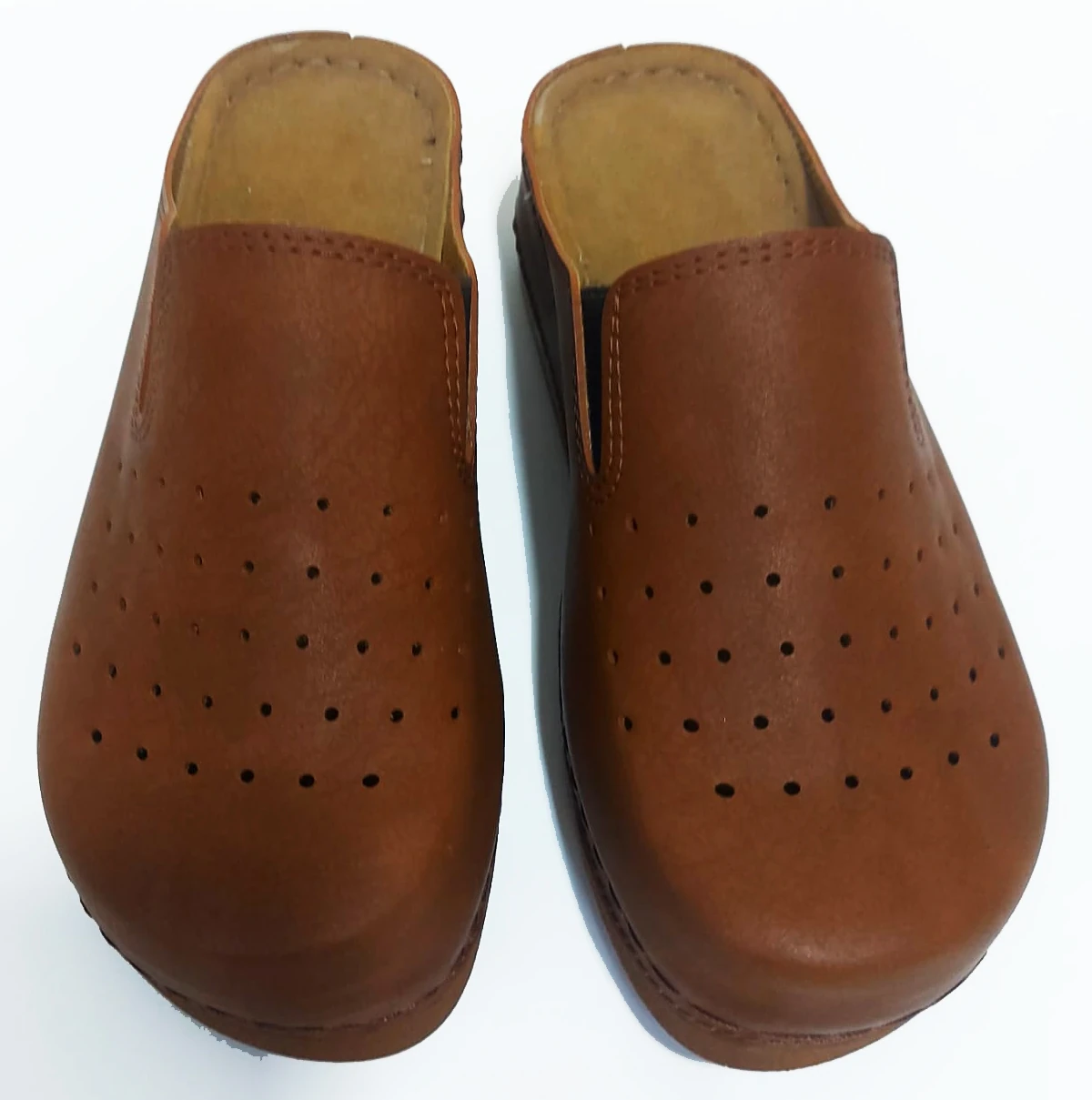 3209 Kahve Renkli Delikli Sek Anatomik Terlik