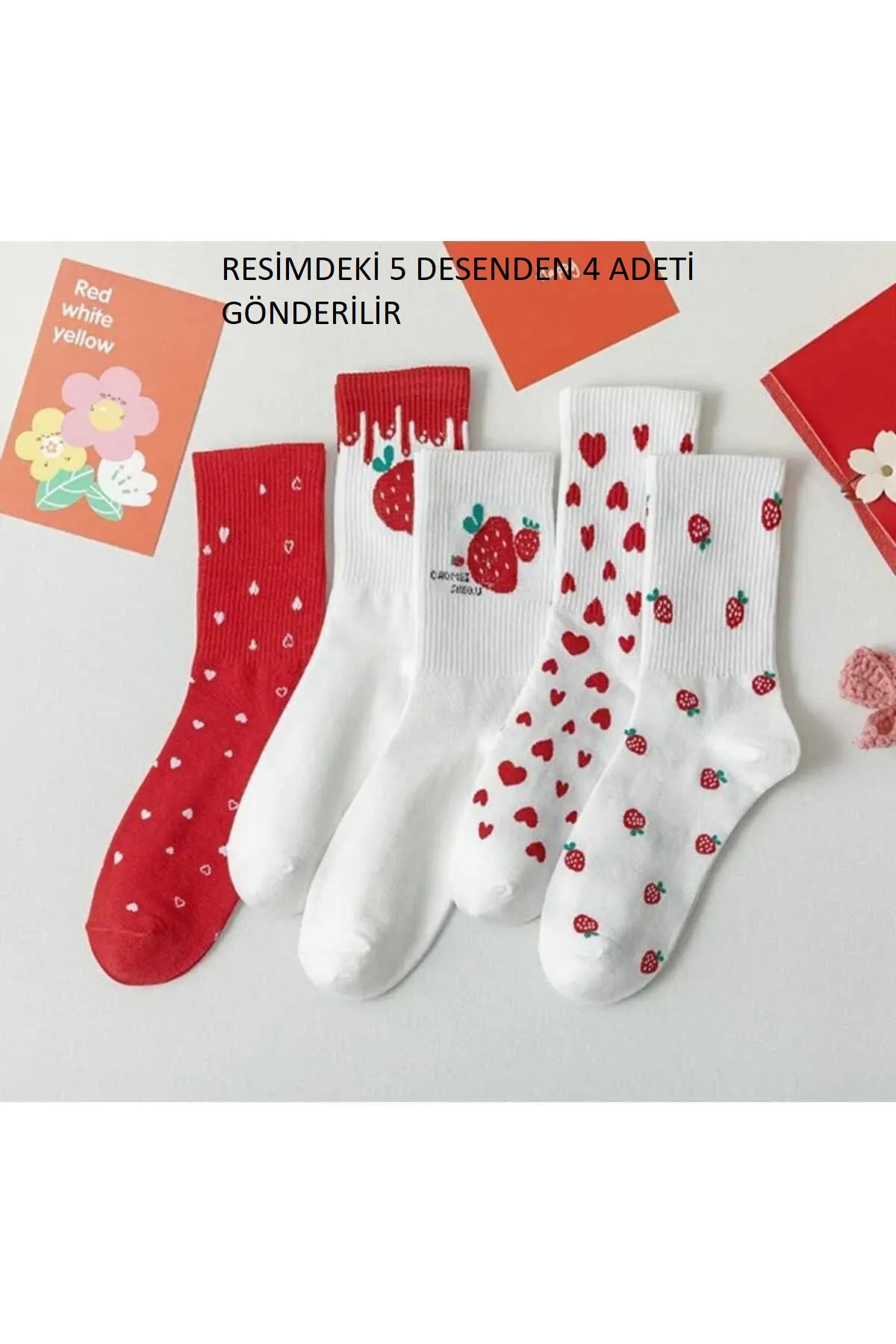 Kalpli Çilekli (LOVE-STRAWBERRY) Kırmızı-beyaz Kolej Pamuklu Çorap 4 Lü