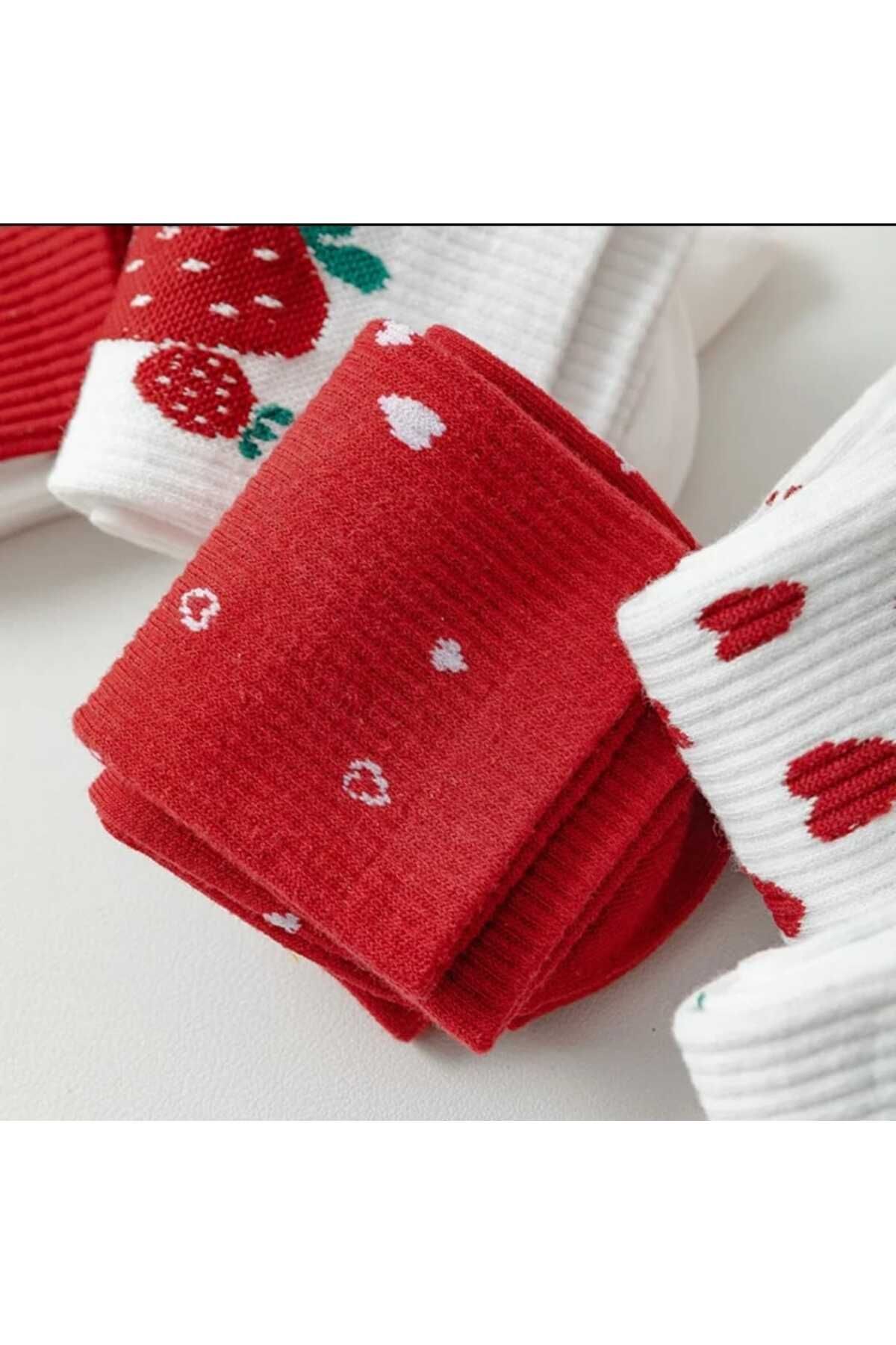 Kalpli Çilekli (LOVE-STRAWBERRY) Kırmızı-beyaz Kolej Pamuklu Çorap 4 Lü