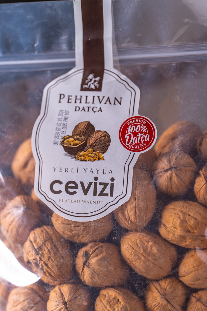 Local Walnuts in Shell 1 kg