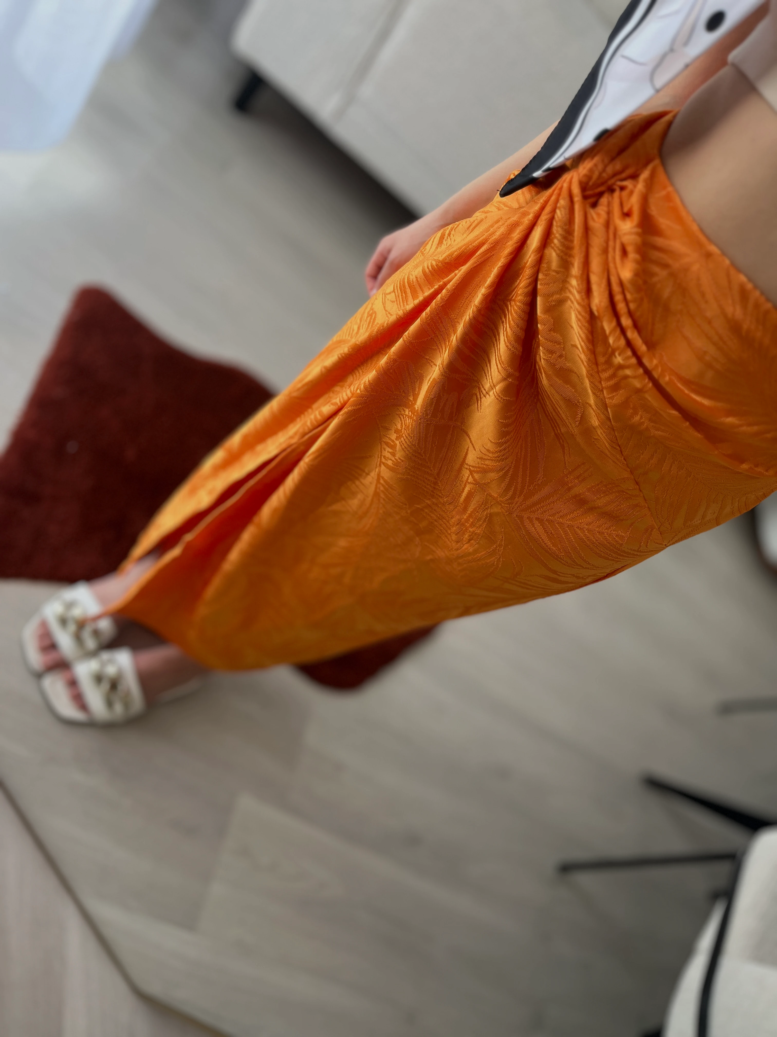 Tasarım Turuncu Etek