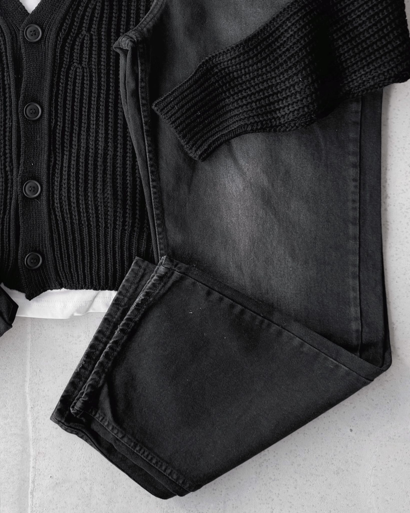 Düğmeli Triko Hırka & Regular Fit Kot Pantolon G2071 - Siyah