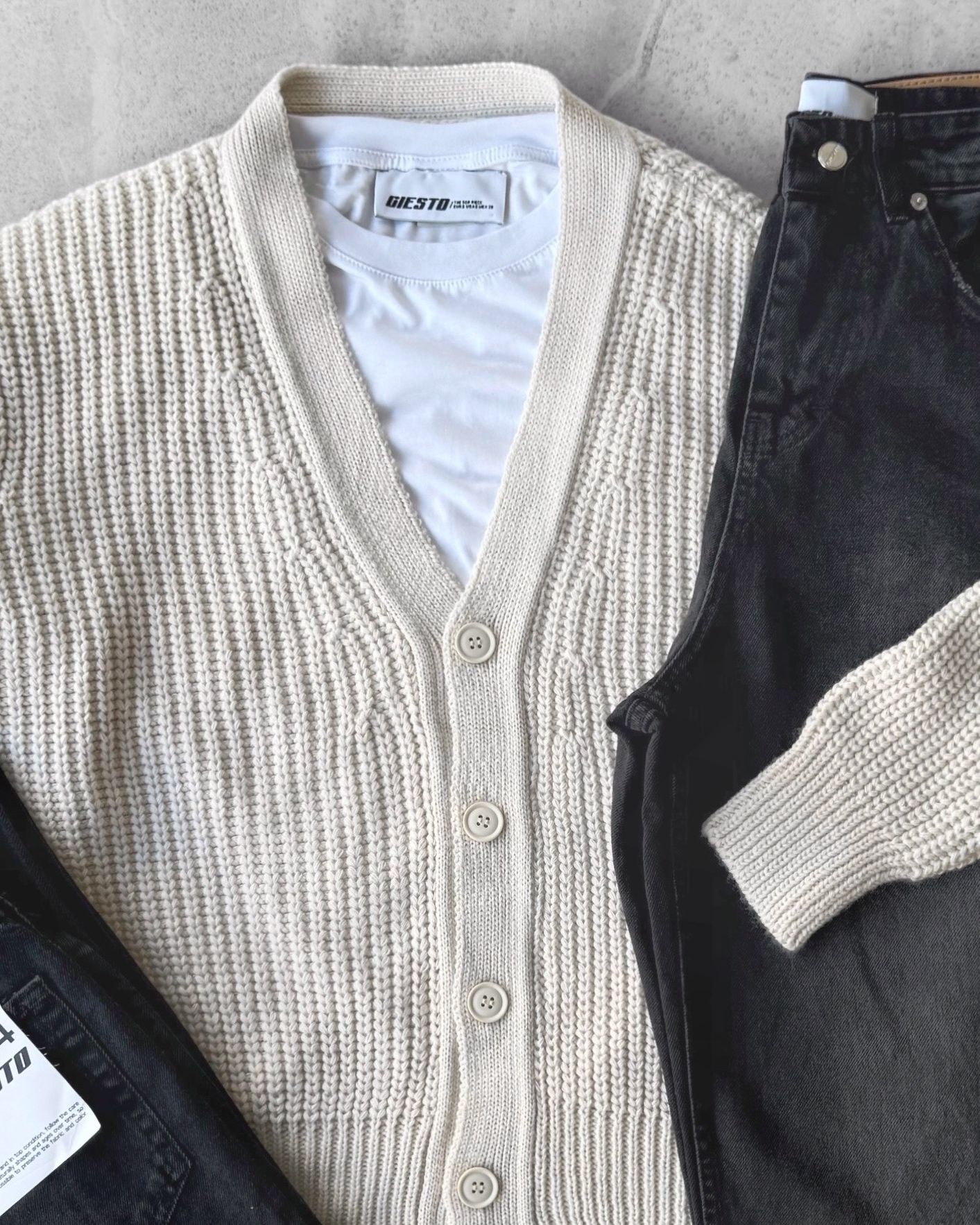 Düğmeli Triko Hırka & Regular Fit Kot Pantolon G2071 - Bej