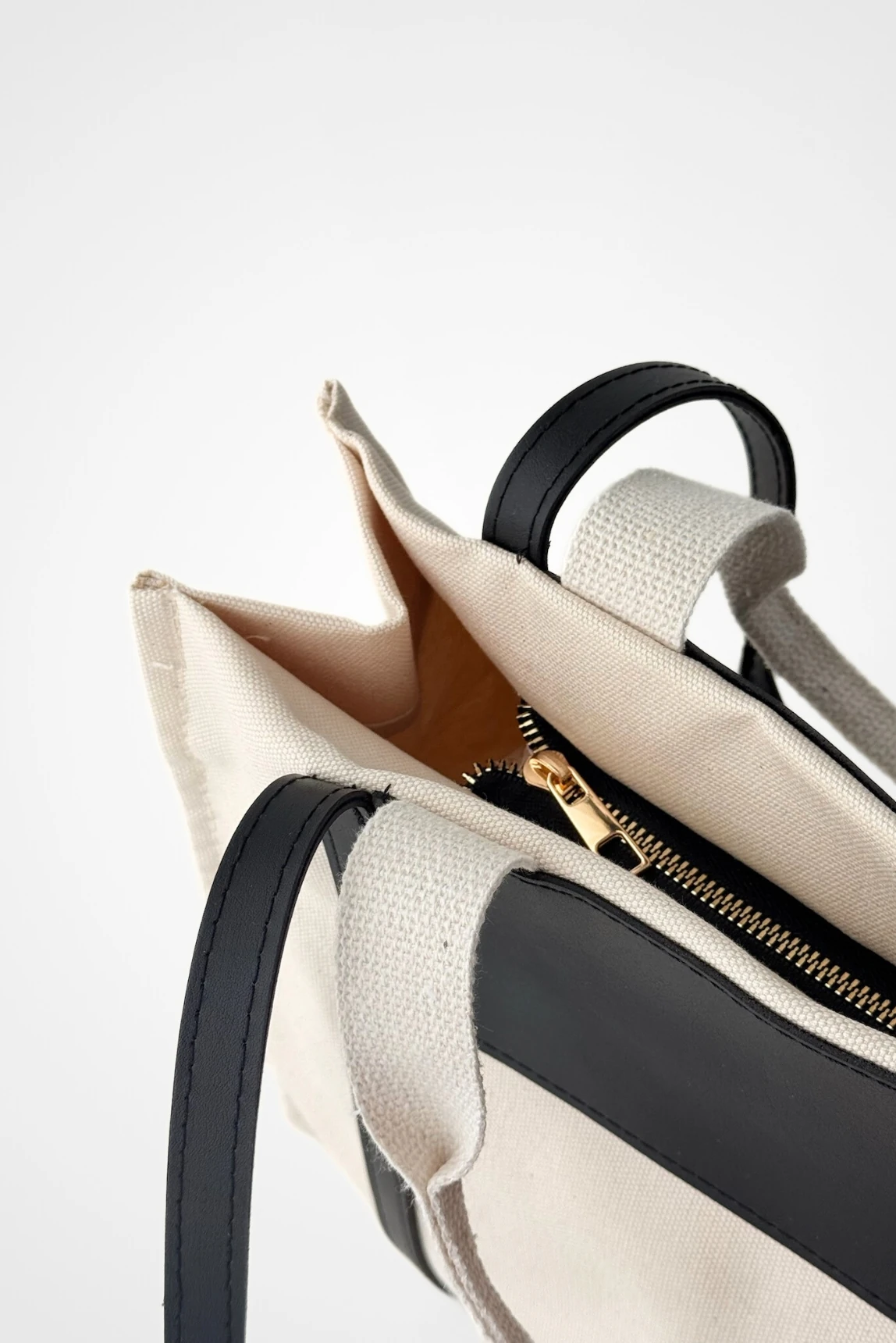 Dailin Deri Detaylı Kanvas El ve Omuz Çantası