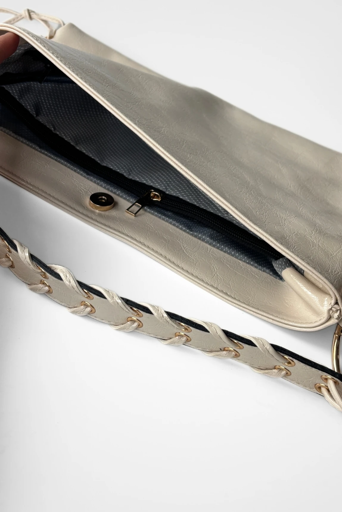 Gigi Parlak Suni Deri Orta Boy Baget Omuz Çantası