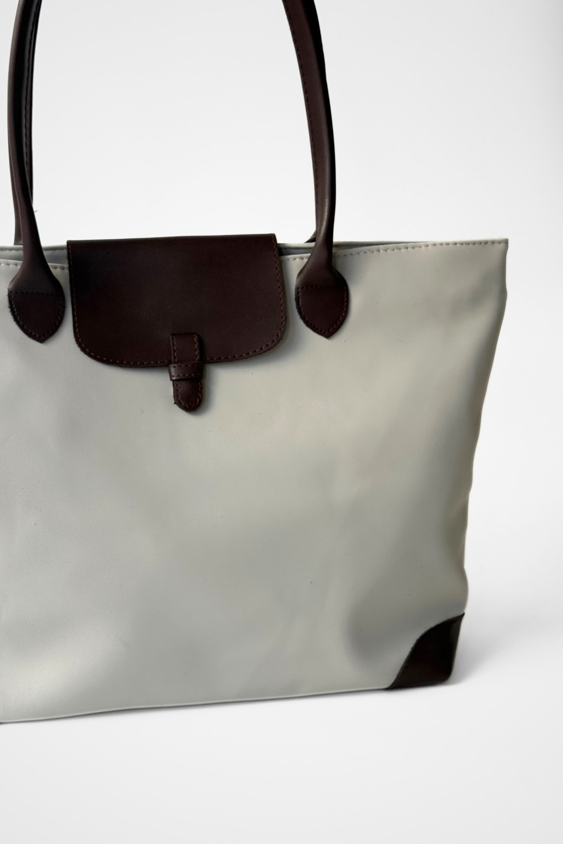 Capri Kapak Detaylı Shopper Çanta