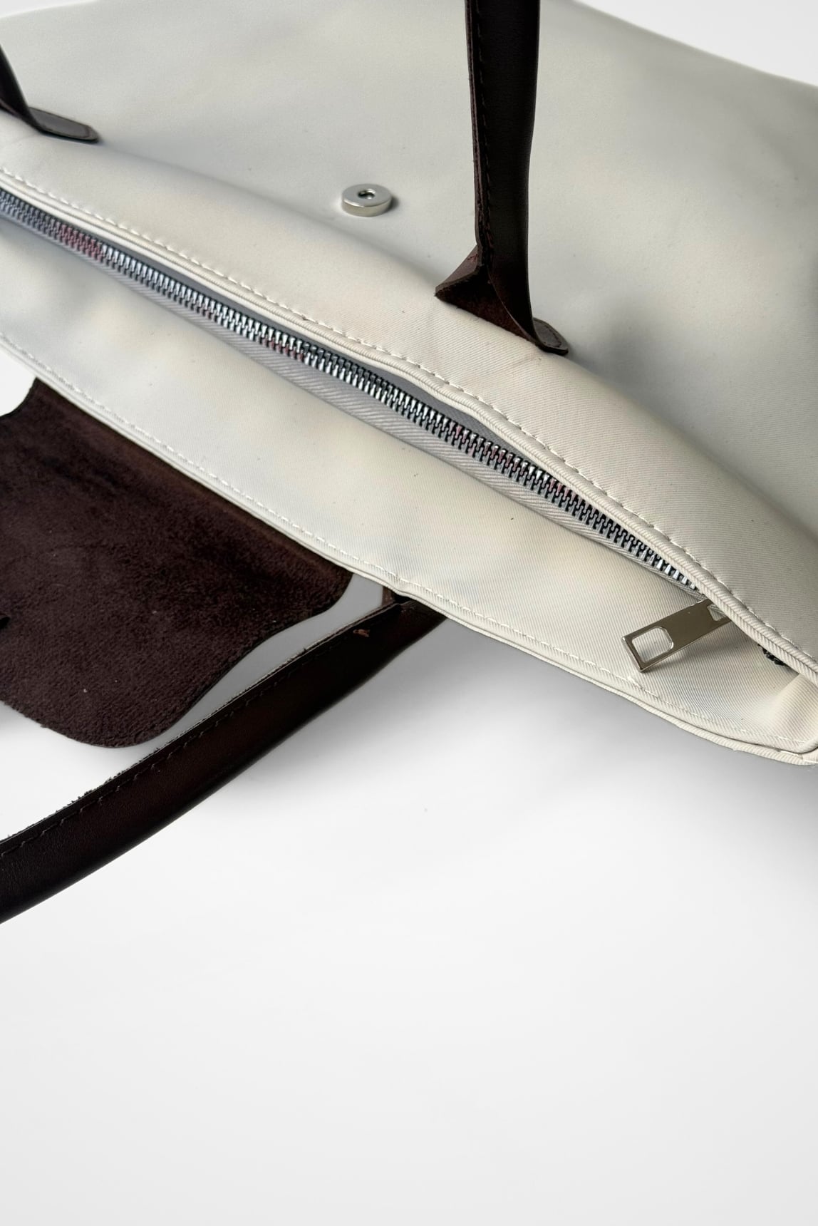 Capri Kapak Detaylı Shopper Çanta