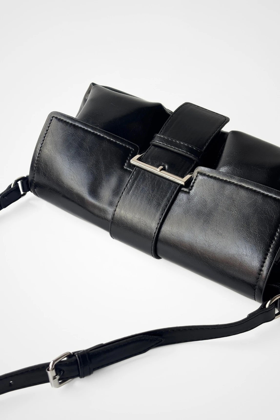 Olinda Vintage Tarz Toka Detaylı Suni Deri Omuz Çantası