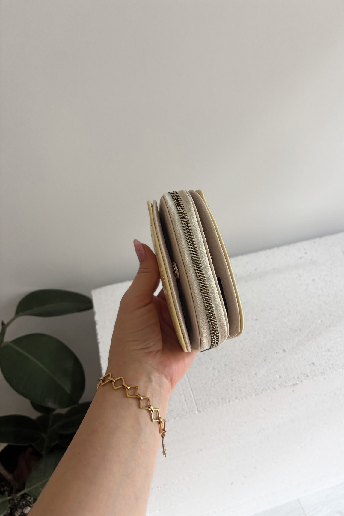 Luna Minimal ve Kullanışlı Orta Boy Suni Deri Cüzdan