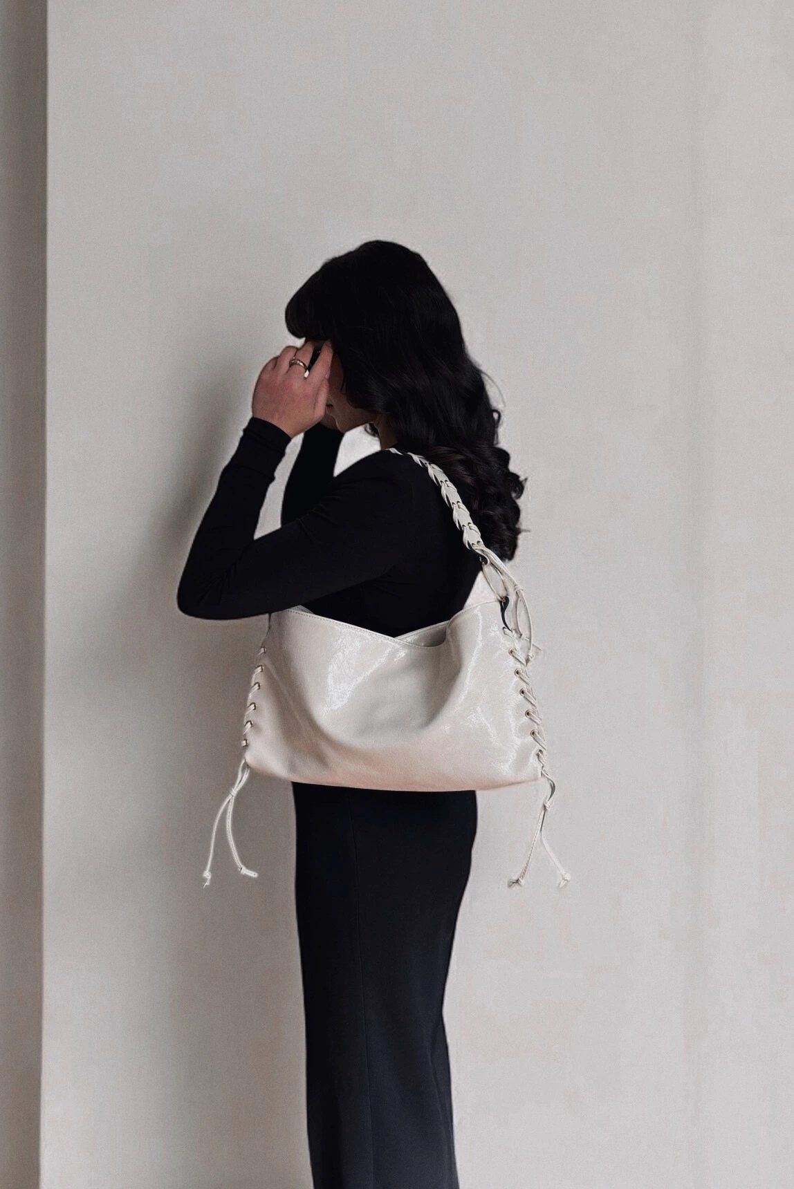 Gigi Parlak Suni Deri Orta Boy Baget Omuz Çantası