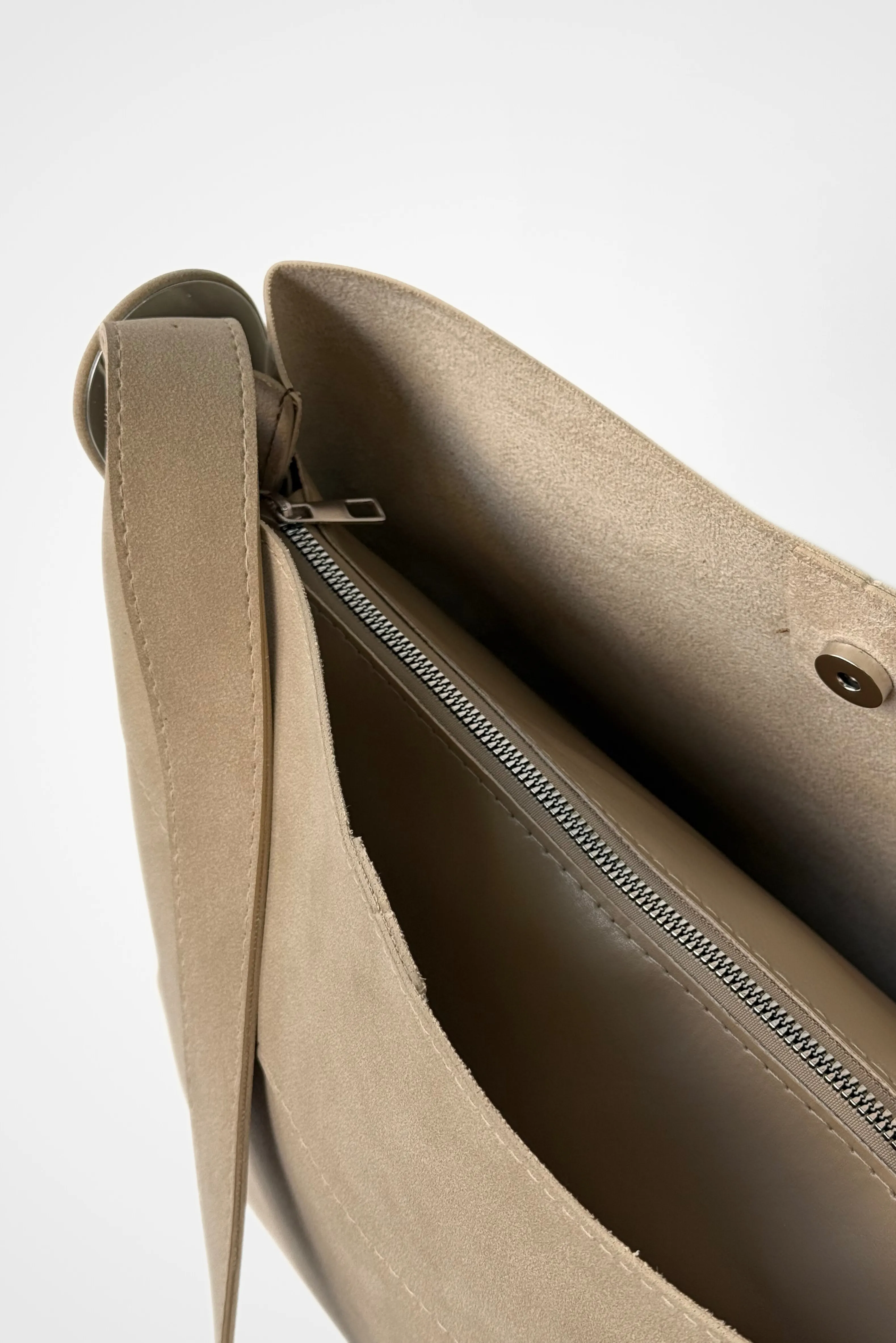 Tera Süet Kemer Detaylı Ayarlanabilir Askılı Shopper Çanta