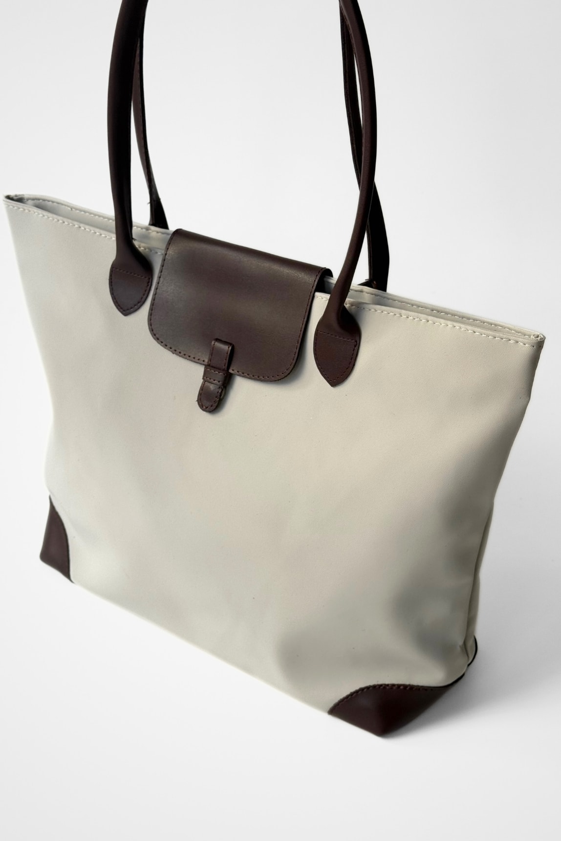 Capri Kapak Detaylı Shopper Çanta