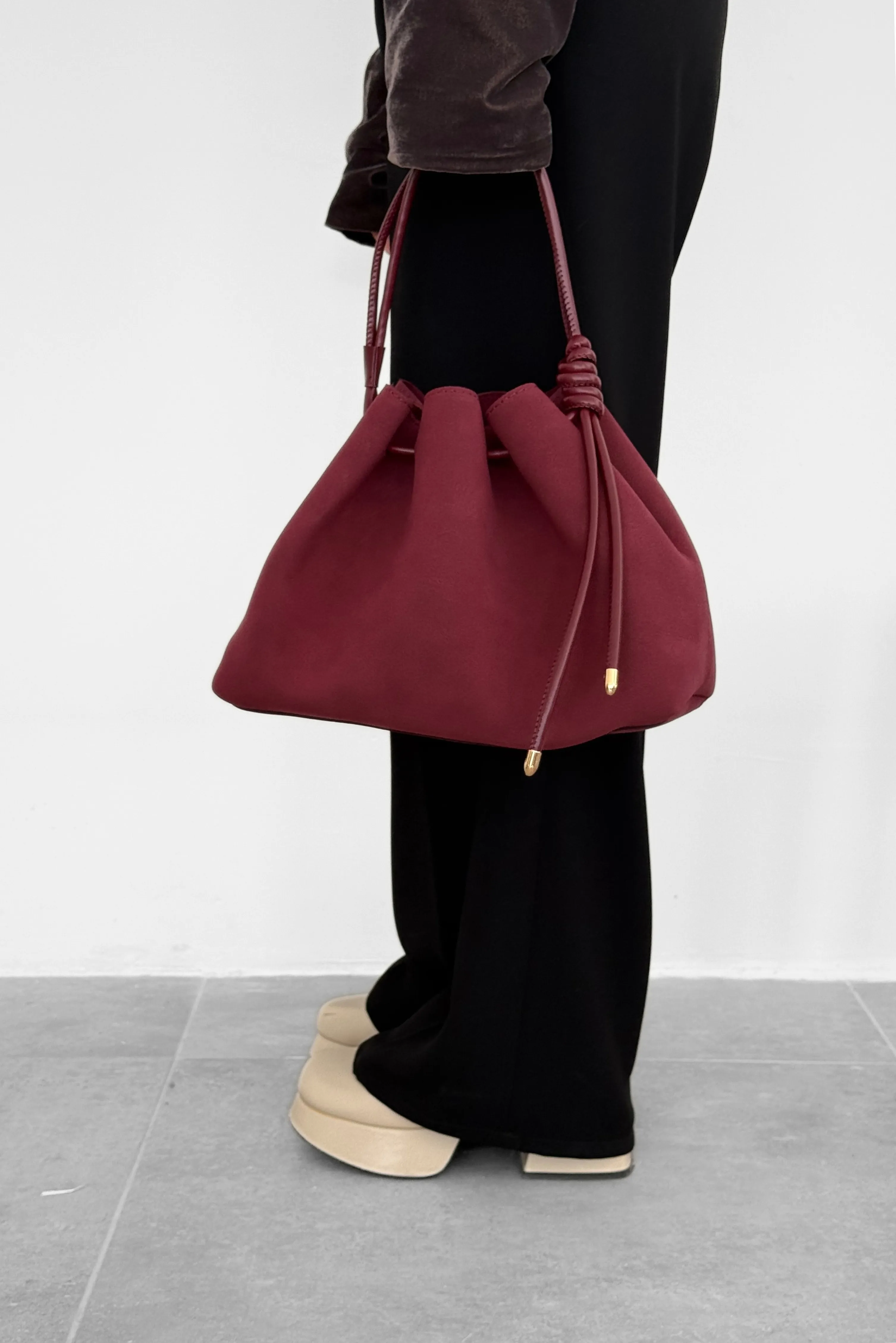 Süet Neva Büzgü Detaylı Yavru Çantalı Çapraz ve El Çantası