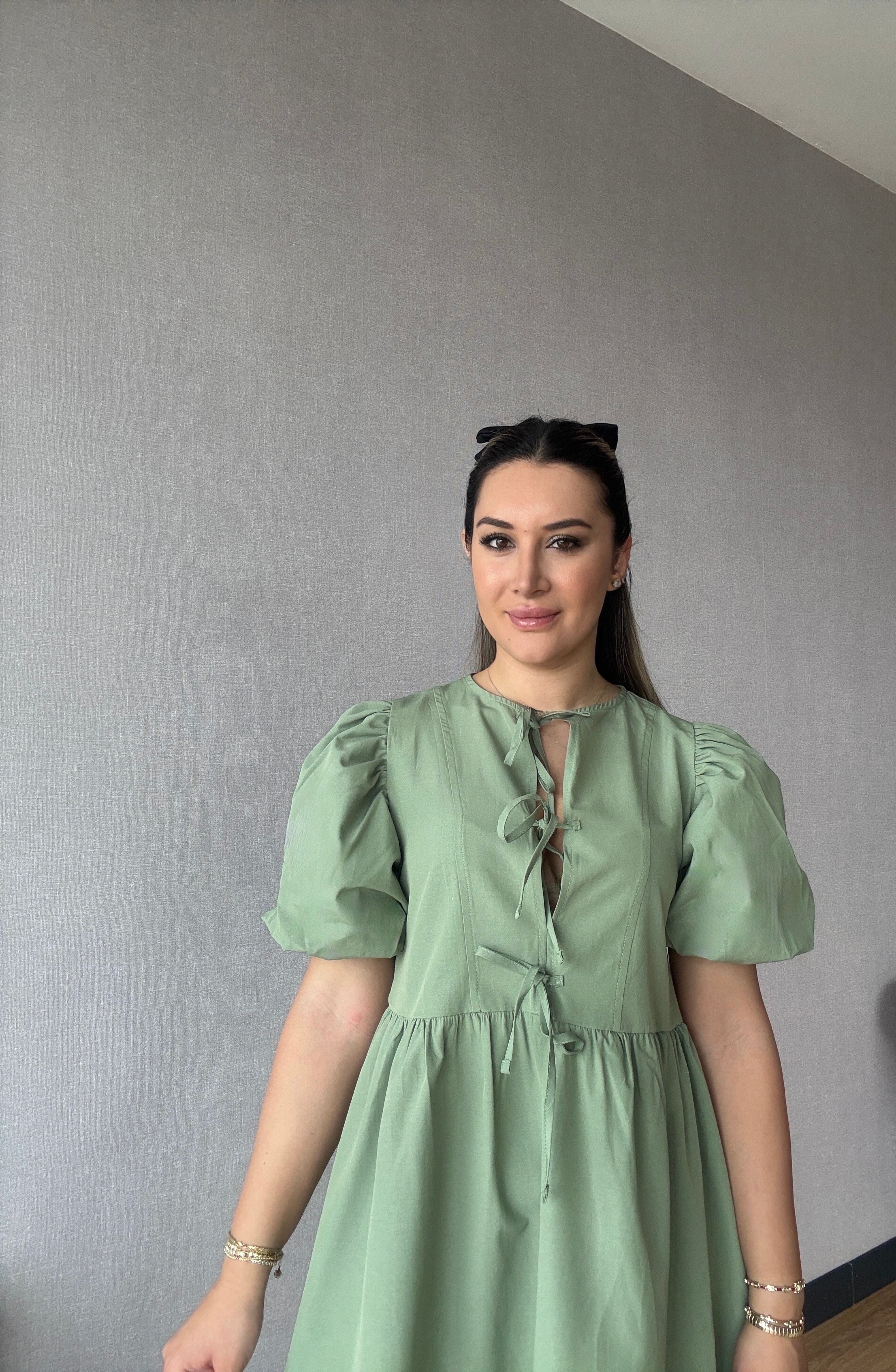 Balon Kol Kurdele Detaylı Elbise