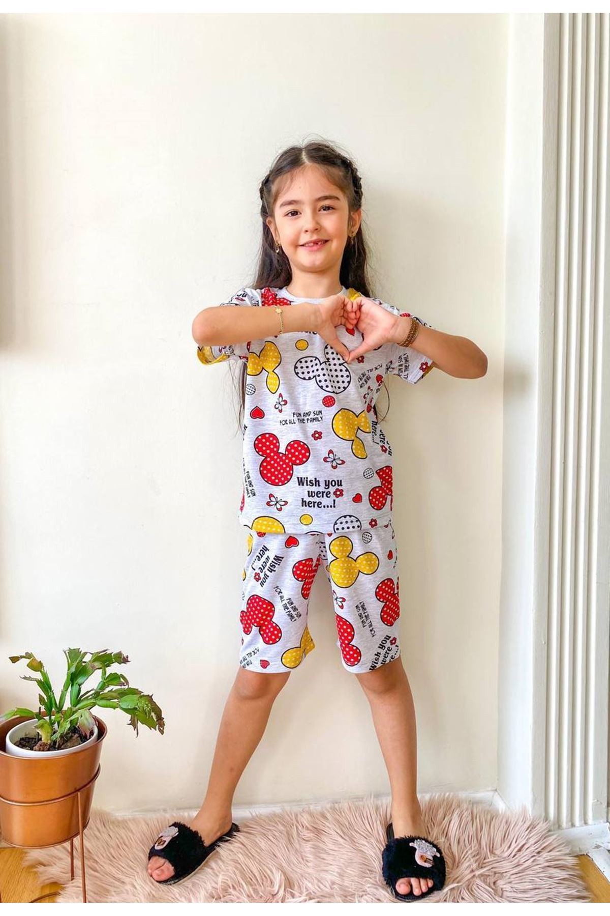 UKP Minnie Mause Desenli Kız Çocuk Şortlu Pijama Takımı 3-10 Yaş 004