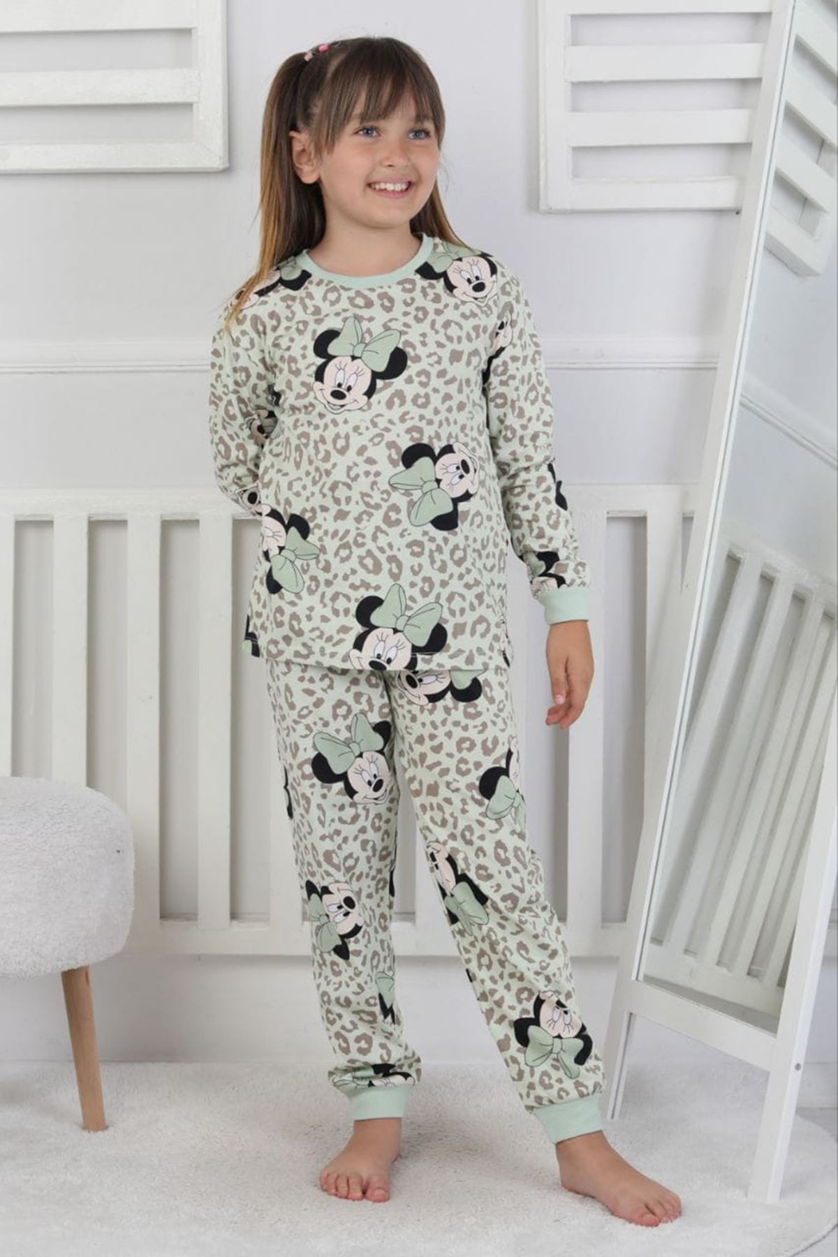 İSOB Yeşil Minnie Mause Desenli %100 Pamuk Kız Çocuk Pijama Takımı 3-8 Yaş 51208-Y