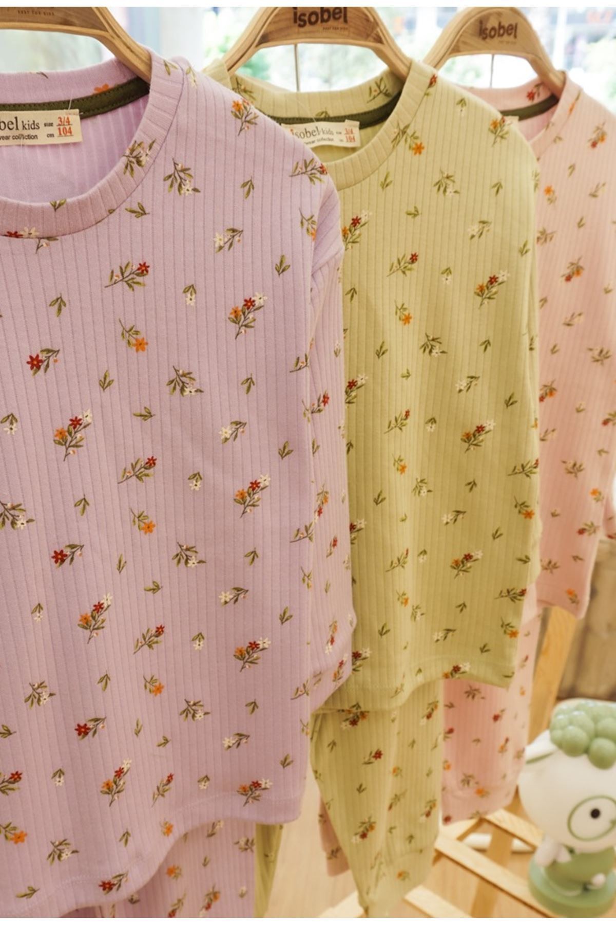 İSOB Pembe Çıtır Çiçek Desenli Fitilli Kumaş %100 Pamuk Kız Çocuk Pijama Takımı 3-8 Yaş 31222-P