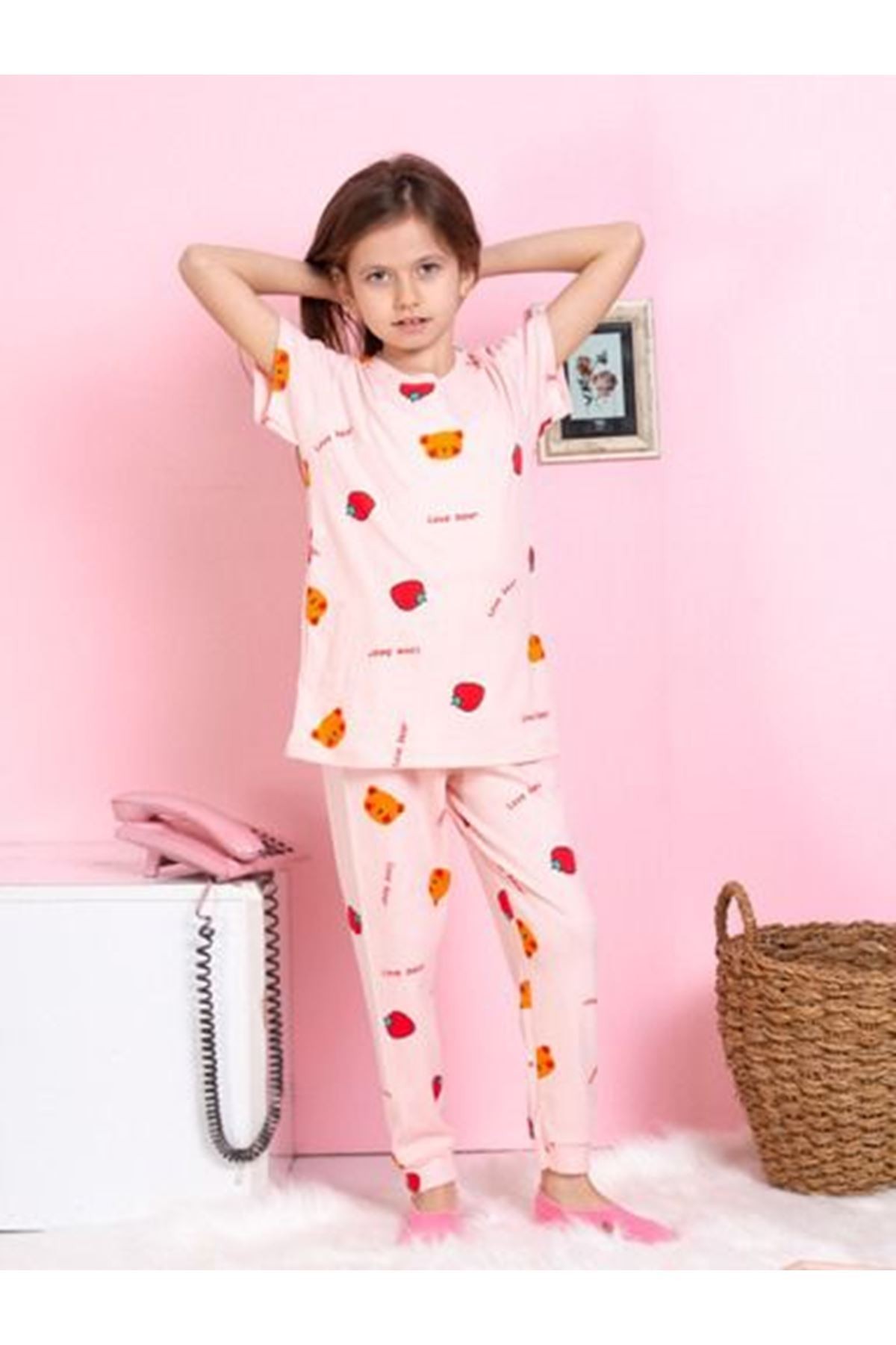 ELMKP Pembe Çilek Desen Fitilli Kumaş Kız Çocuk Pijama Takımı 3-10 Yaş 1116