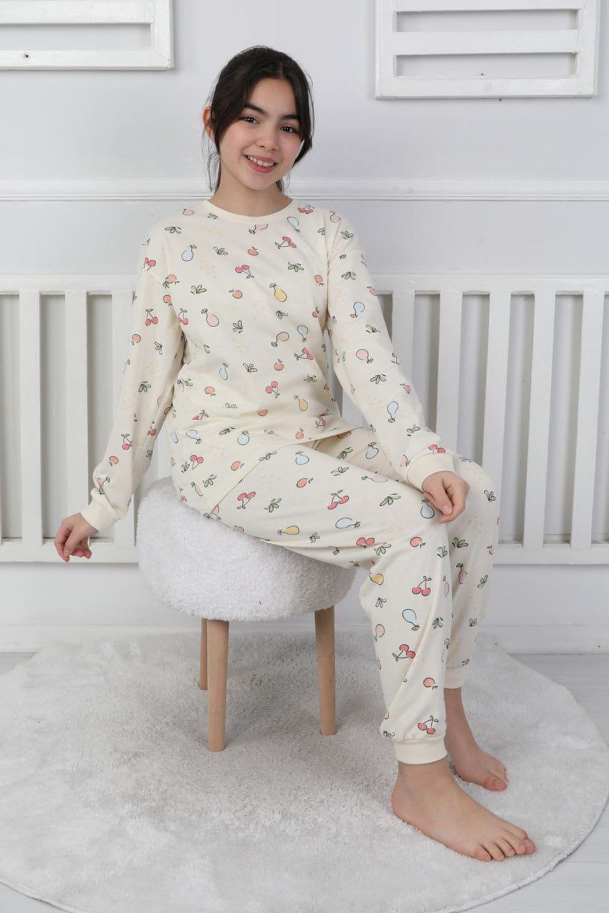 İSOB Ekru Meyve Desenli %100 Pamuk Kız Çocuk Pijama Takımı 3-13 Yaş 41407-51210-E