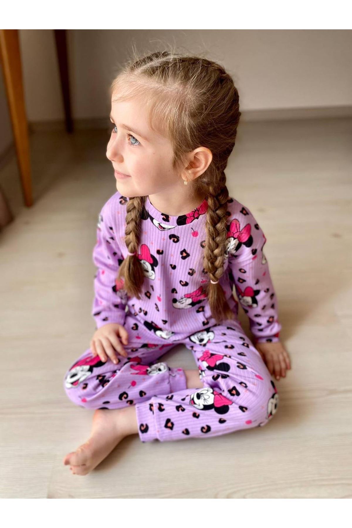 İSOB Lila Minnie Mause Desenli Fitilli Kumaş %100 Pamuk Kız Çocuk Pijama Takımı 3-8 Yaş 31219-L