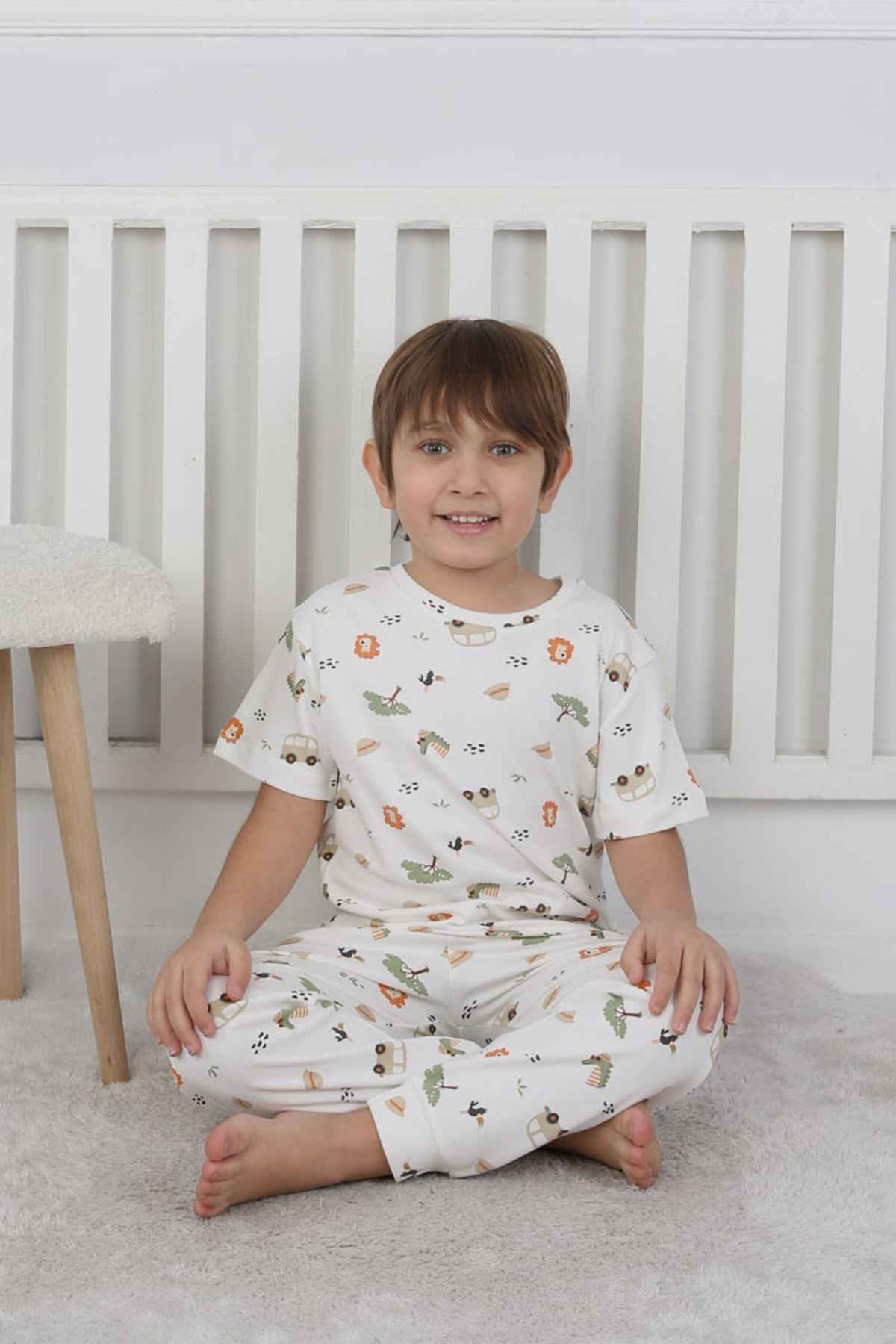İSOB Ekru Arslan Desenli %100 Pamuk Erkek Çocuk Kısa Kollu Pijama Takımı 3-8 Yaş 41314-E