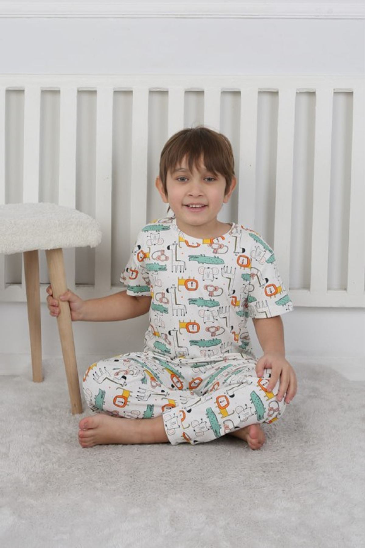 İSOB Ekru Hayvanlar Alemi Desenli %100 Pamuk Erkek Çocuk Kısa Kollu Pijama Takımı 3-8 Yaş 41313-E
