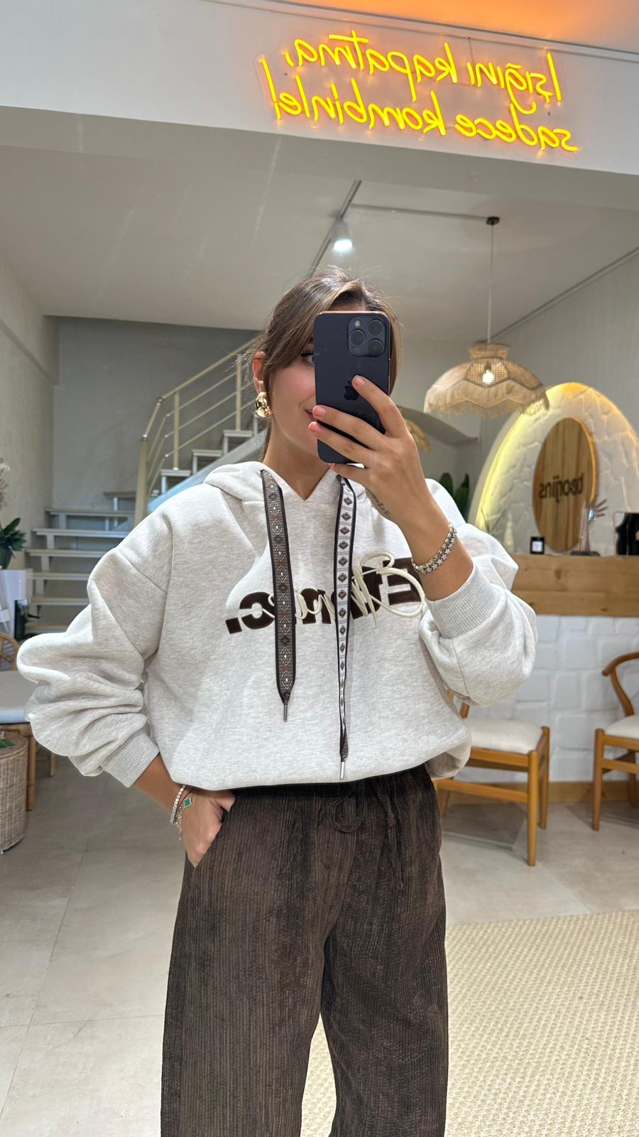 Yazı Nakışlı Kordonlu Sweat