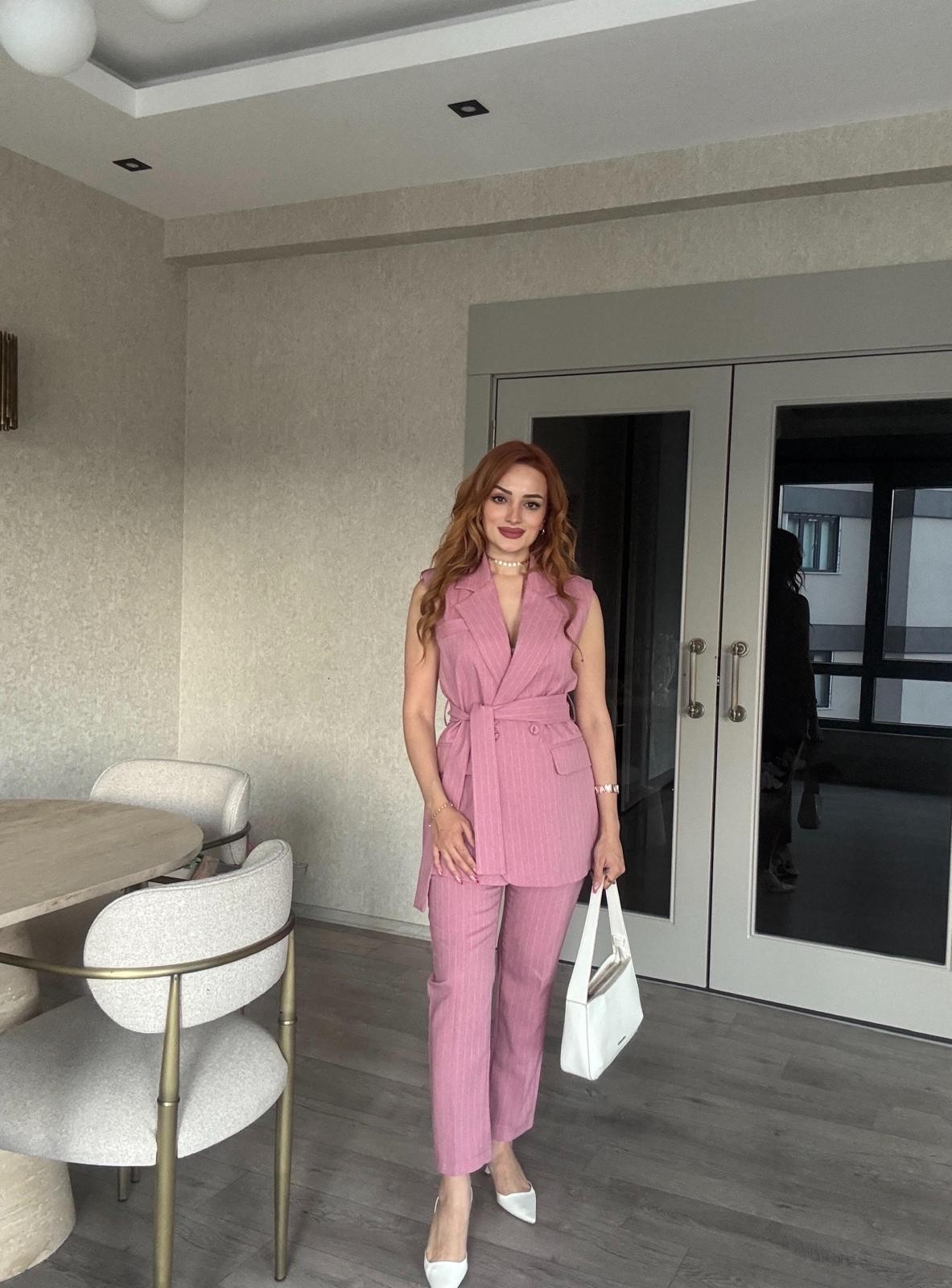 Pembe Yelekli Pantolon Takım 