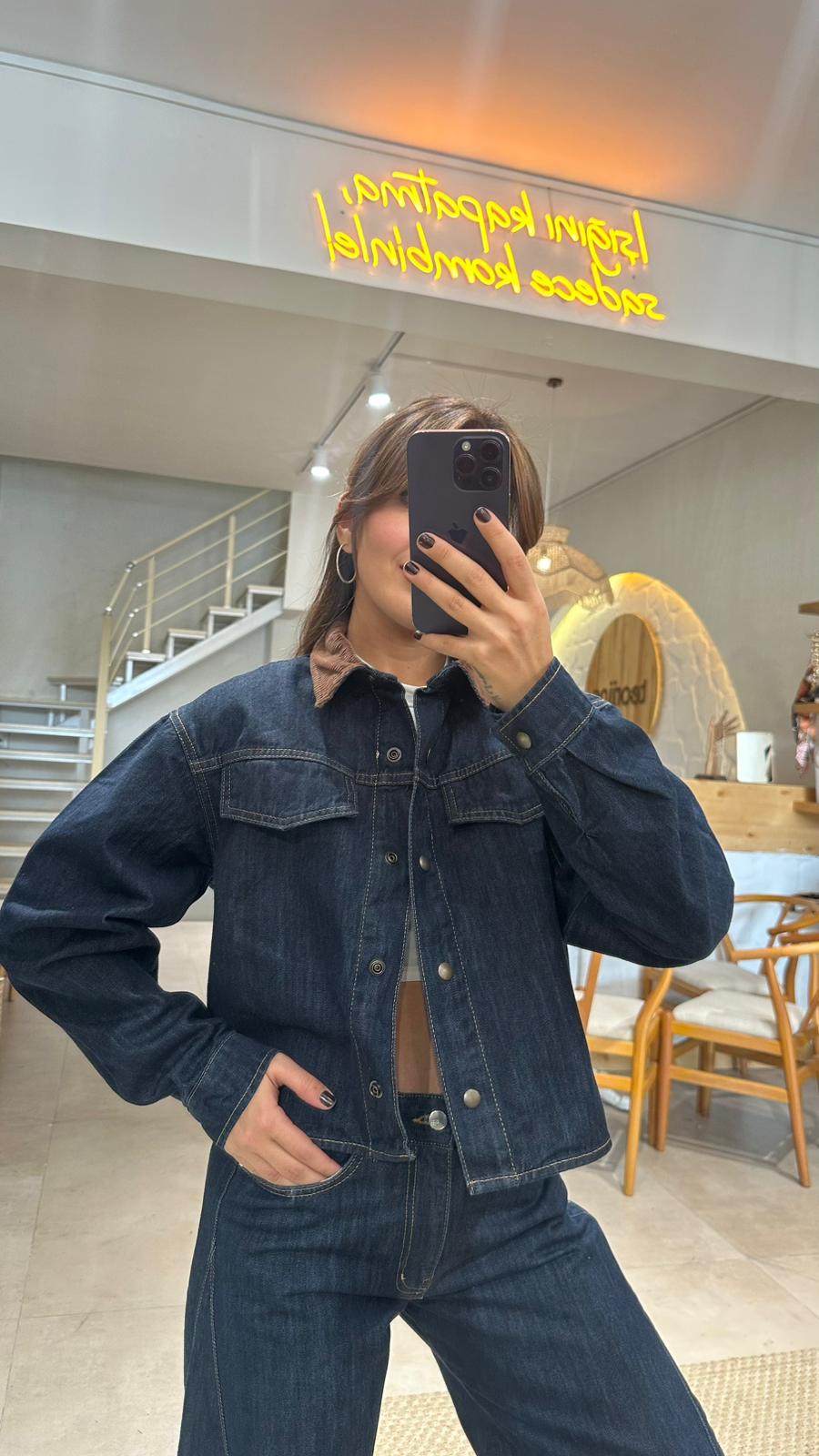 Yakası Kadife Detay Denim Ceket