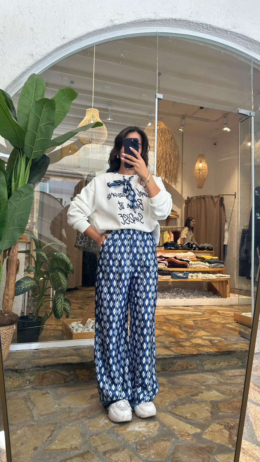 Mavi Desenli Saten Pantolon