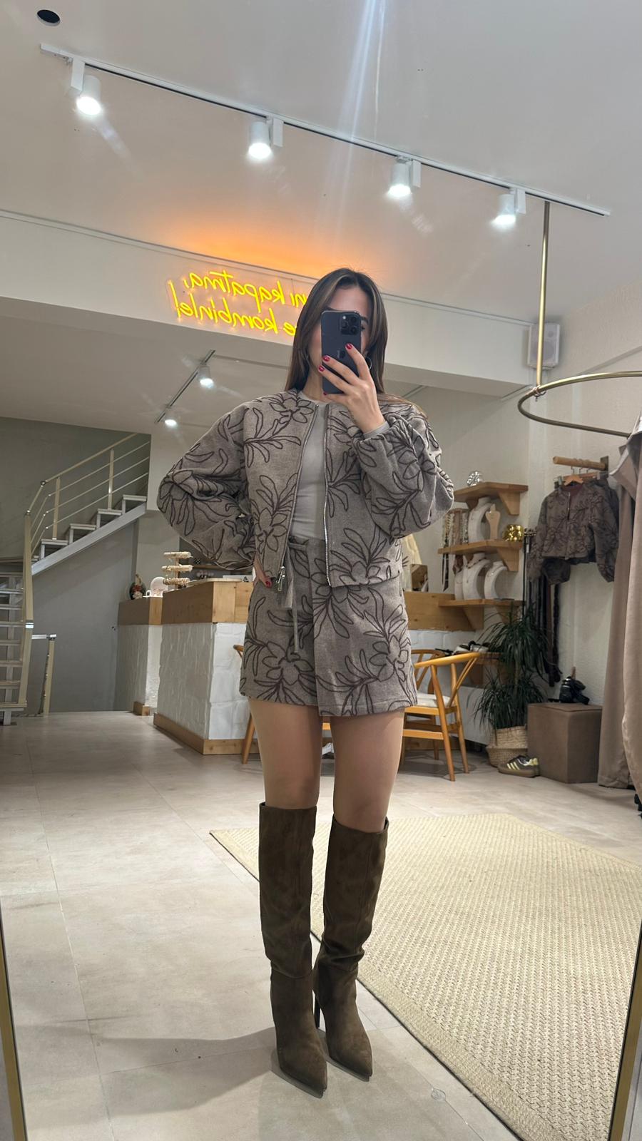 Çiçek İşlemeli Şort Etek