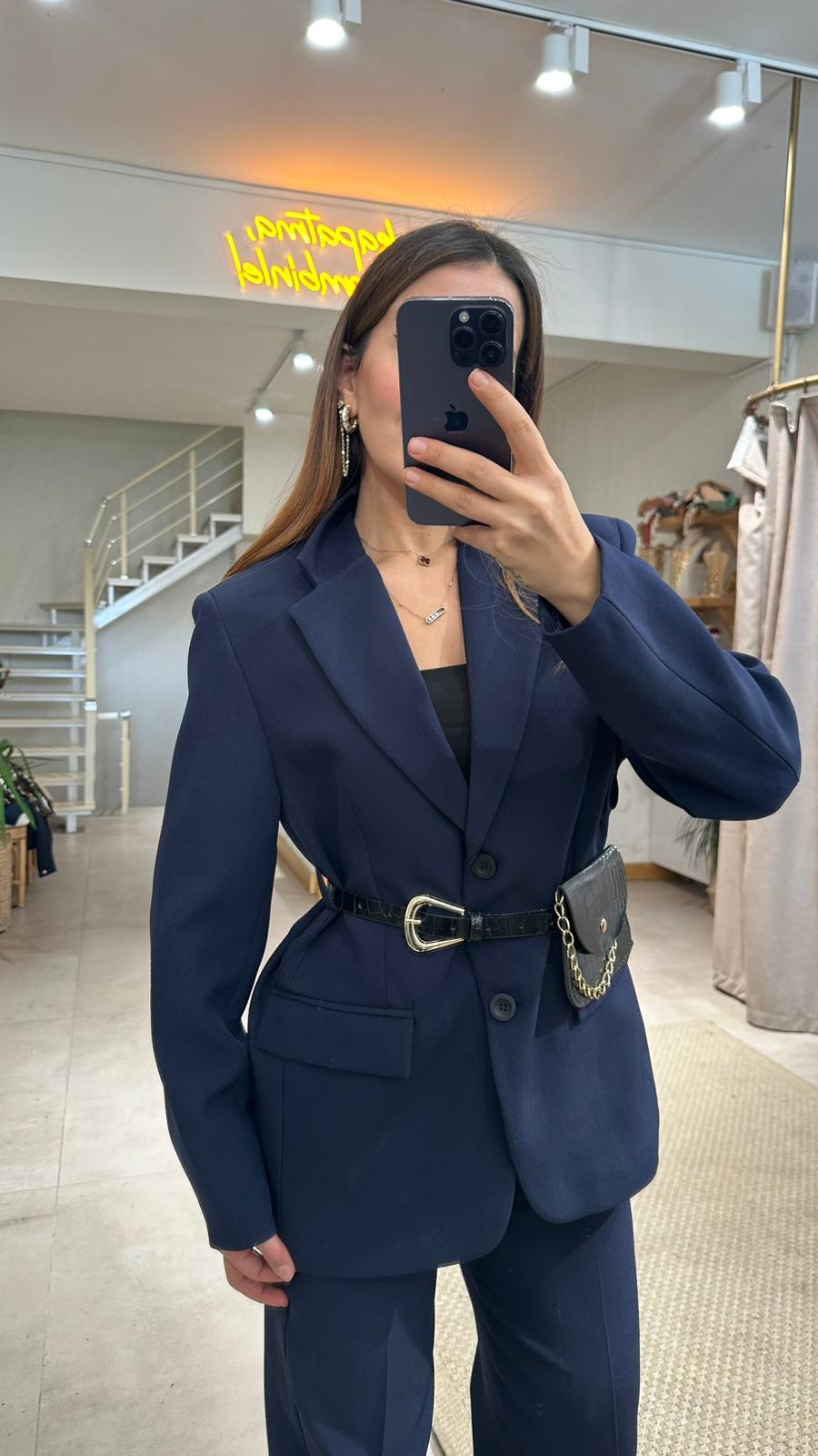 KEMERLİ ATLAS CEKET