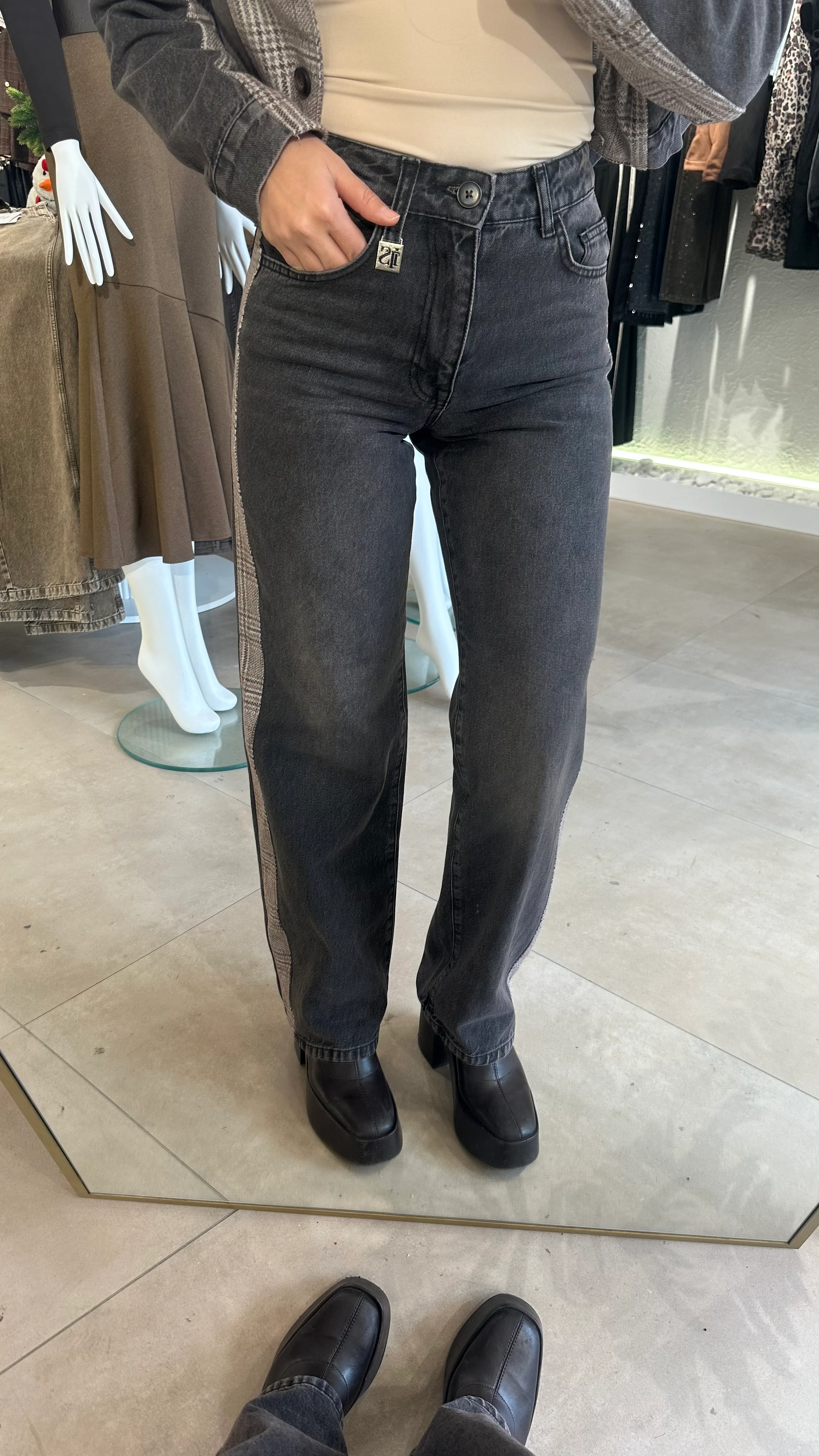 Yandan Triko Detay Jean