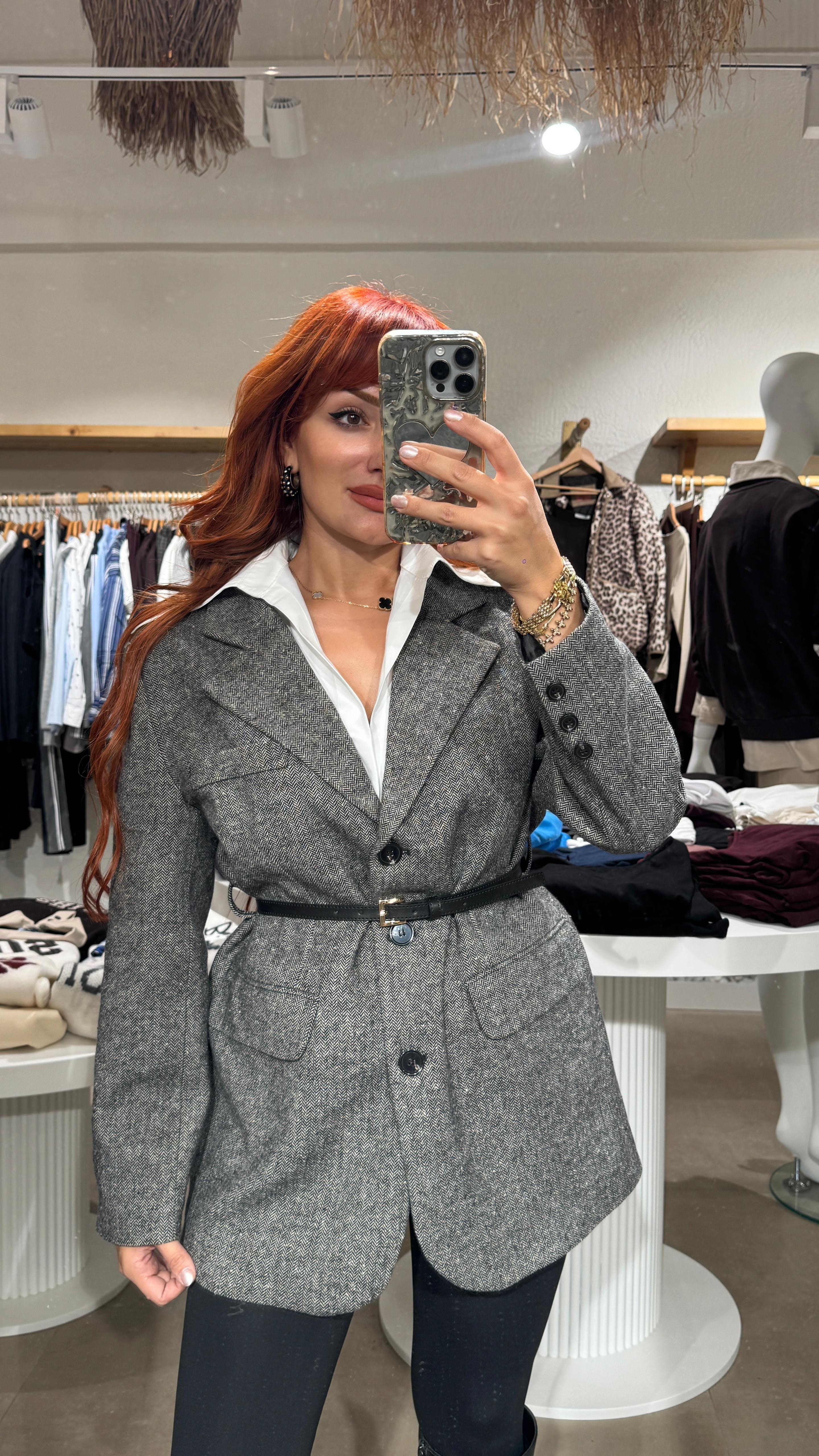 Gömlek detay kemerli blazer 