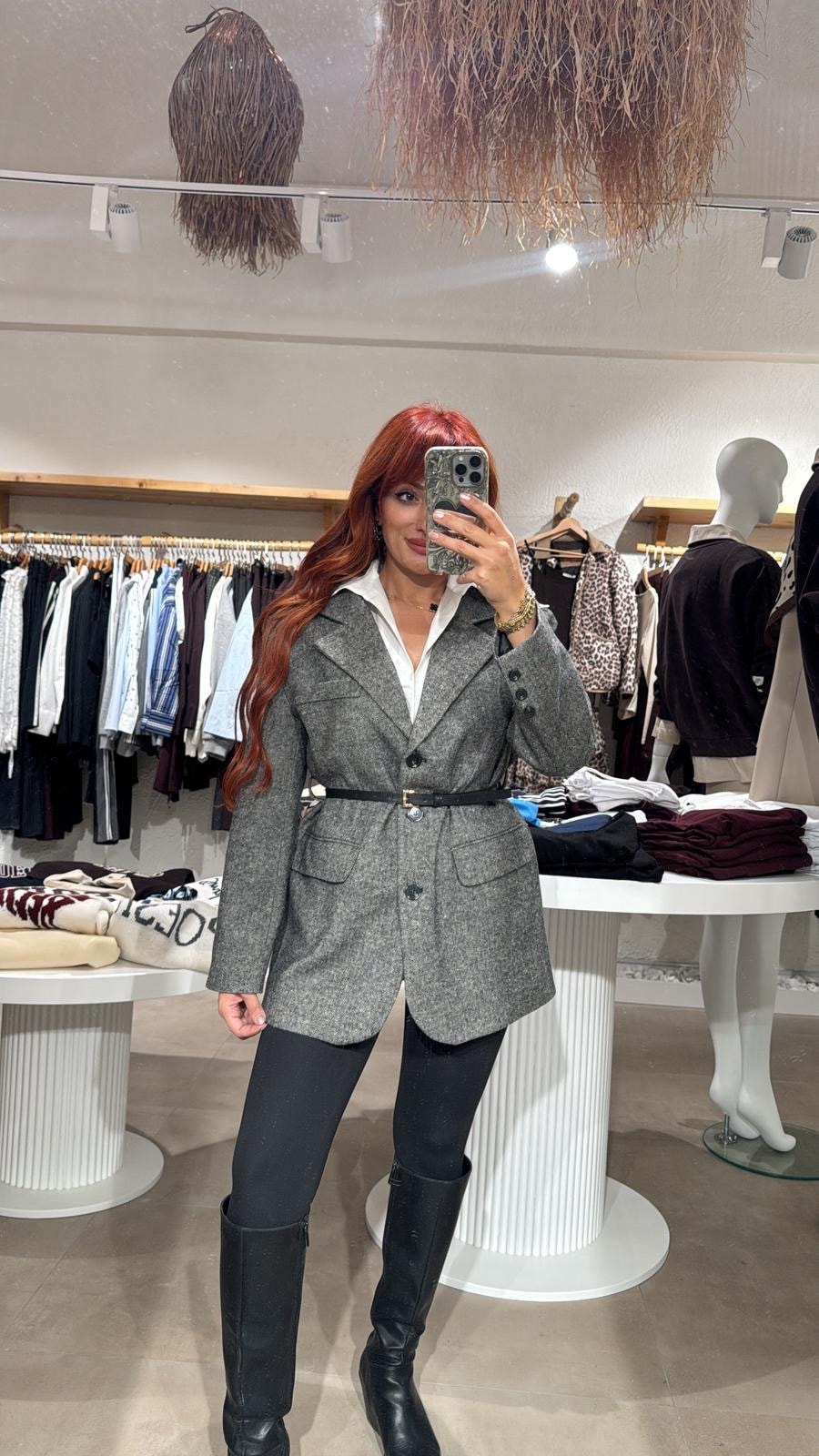 Gömlek detay kemerli blazer 