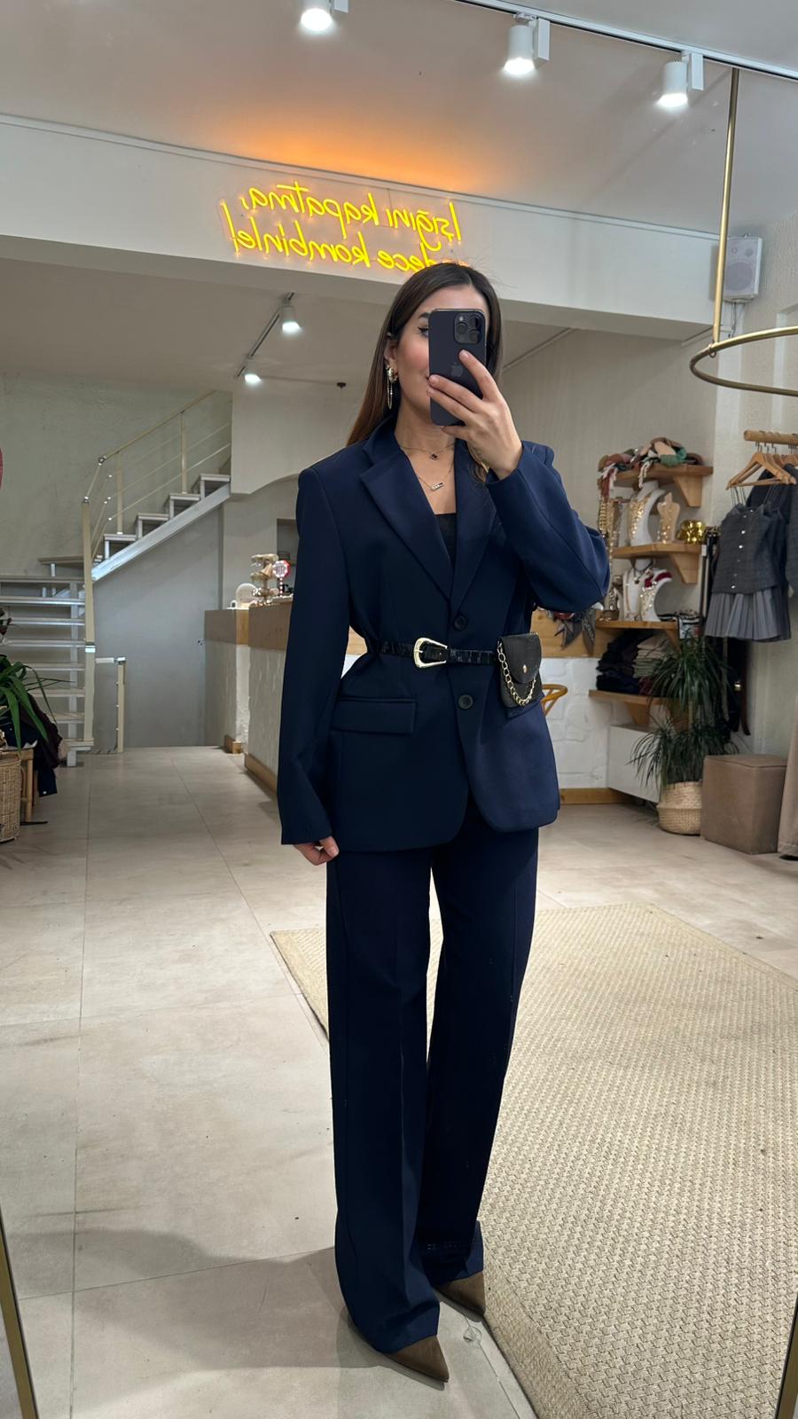 KEMERLİ ATLAS CEKET