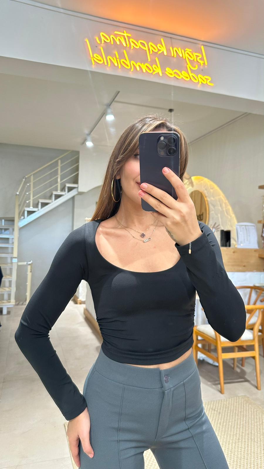 Kare Yaka Bluz  - Siyah