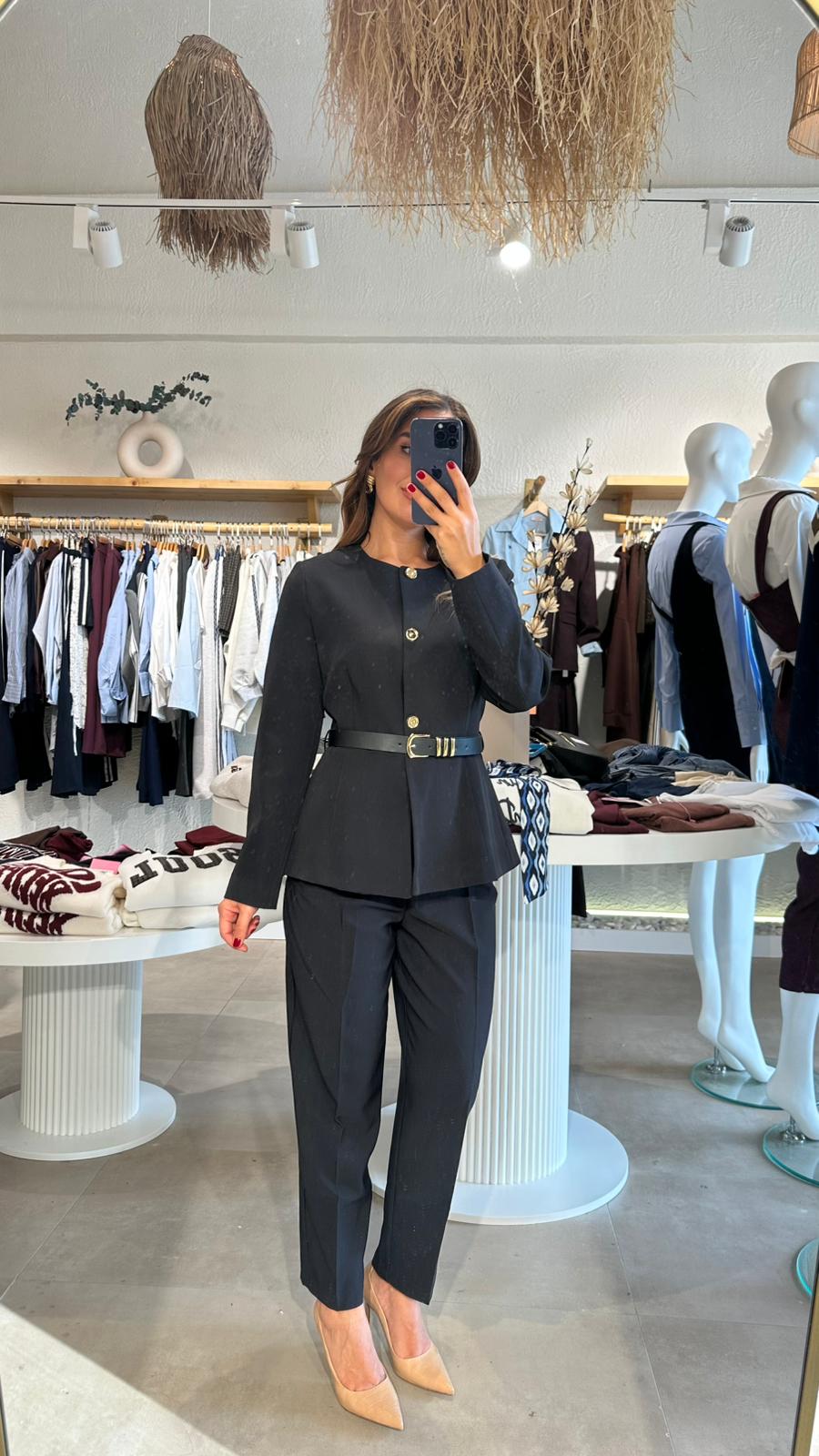 Gold Düğmeli Kemerli Blazer Ceket Pantolon Takım - Siyah
