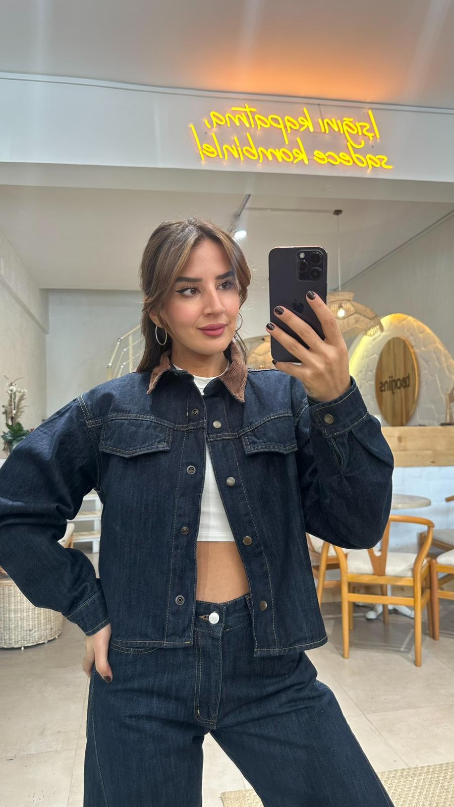 Yakası Kadife Detay Denim Ceket