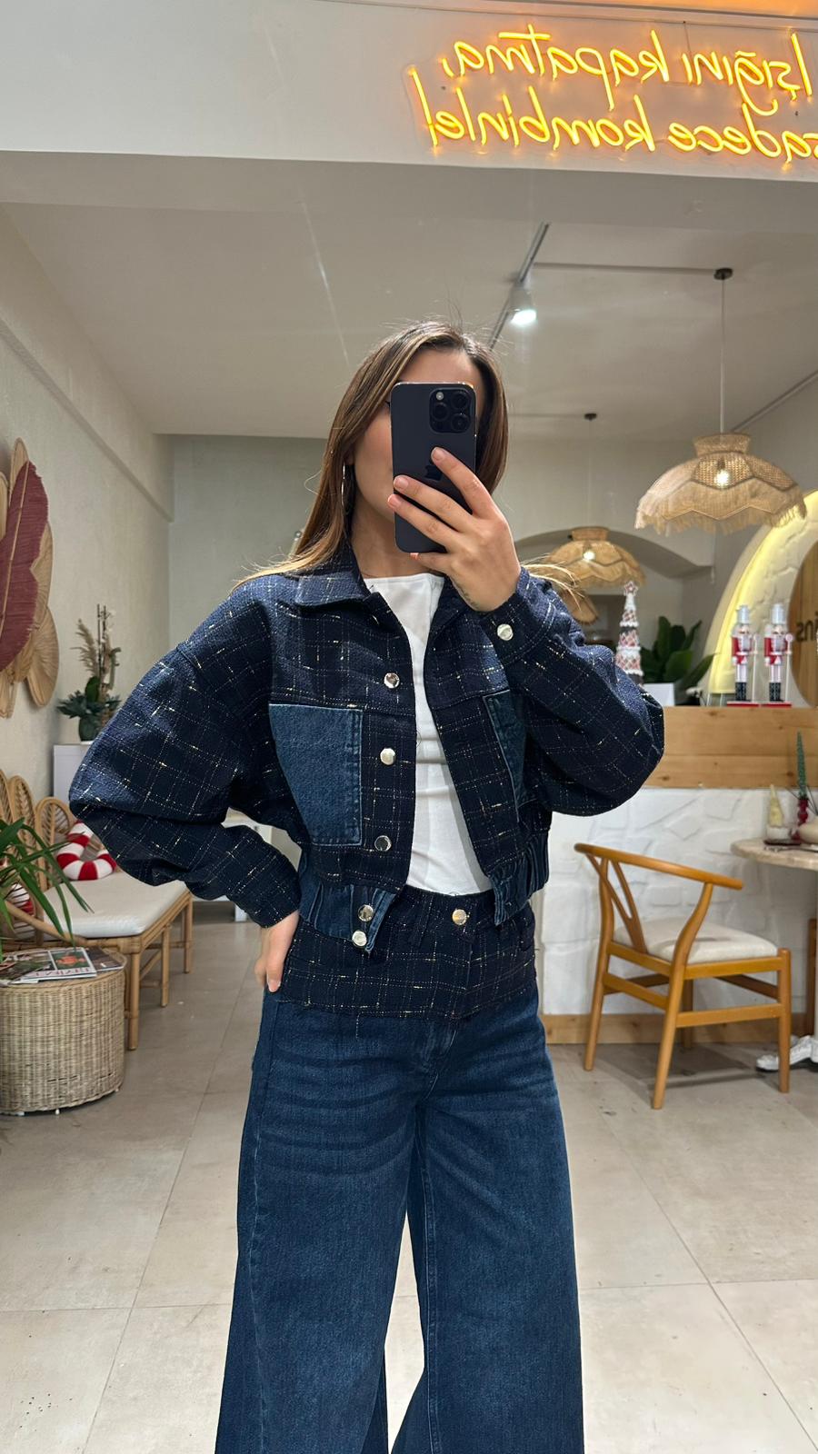 Tüvit Detay Lacivert Ceket