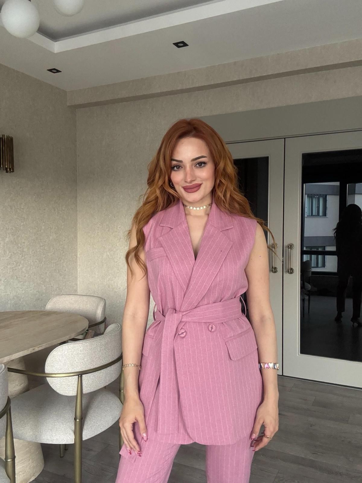 Pembe Yelekli Pantolon Takım 