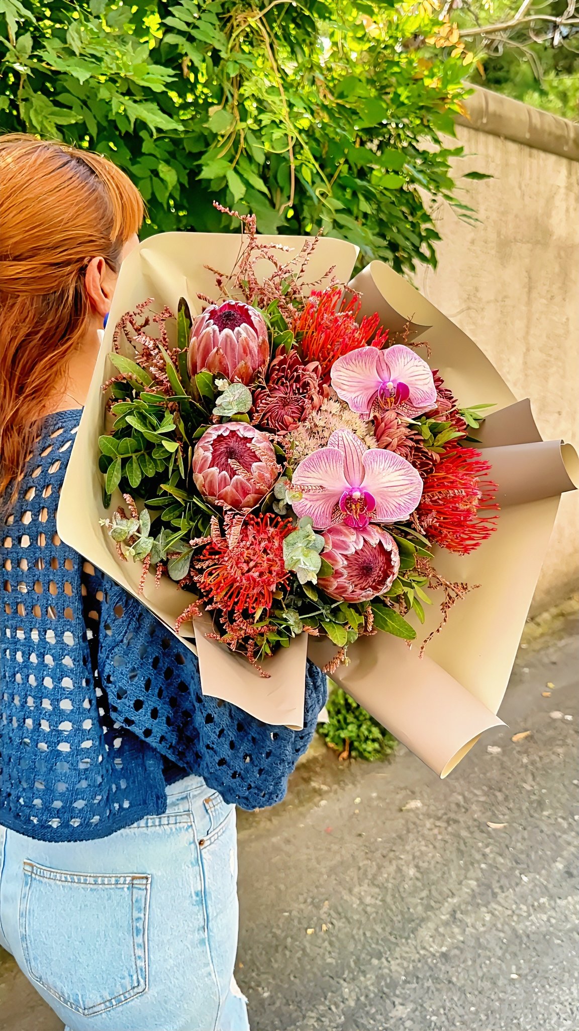 Queen of Blooms Protea Buketi