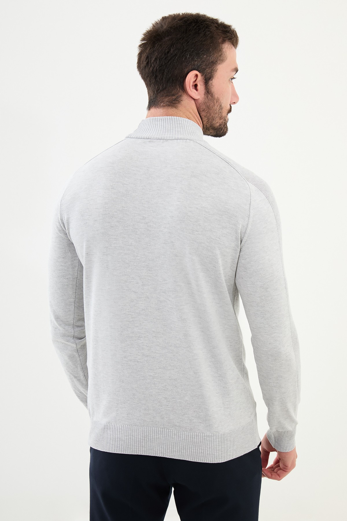 Düz Slim Fit Yarım Balıkçı Yaka Erkek Triko Kazak
