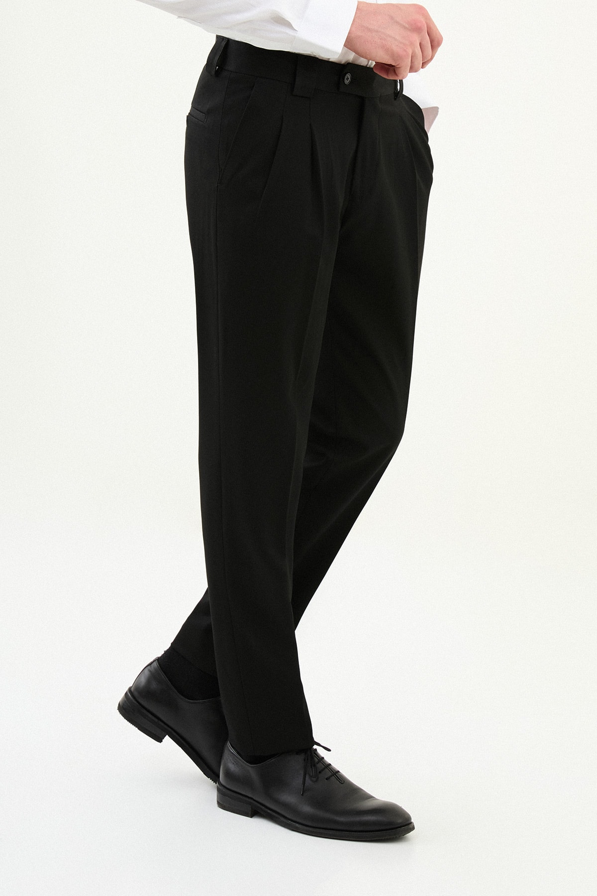 Düz Slim Fit Pileli Erkek Pantolon