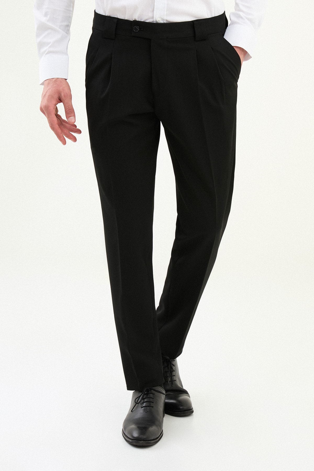 Düz Slim Fit Pileli Erkek Pantolon - Siyah