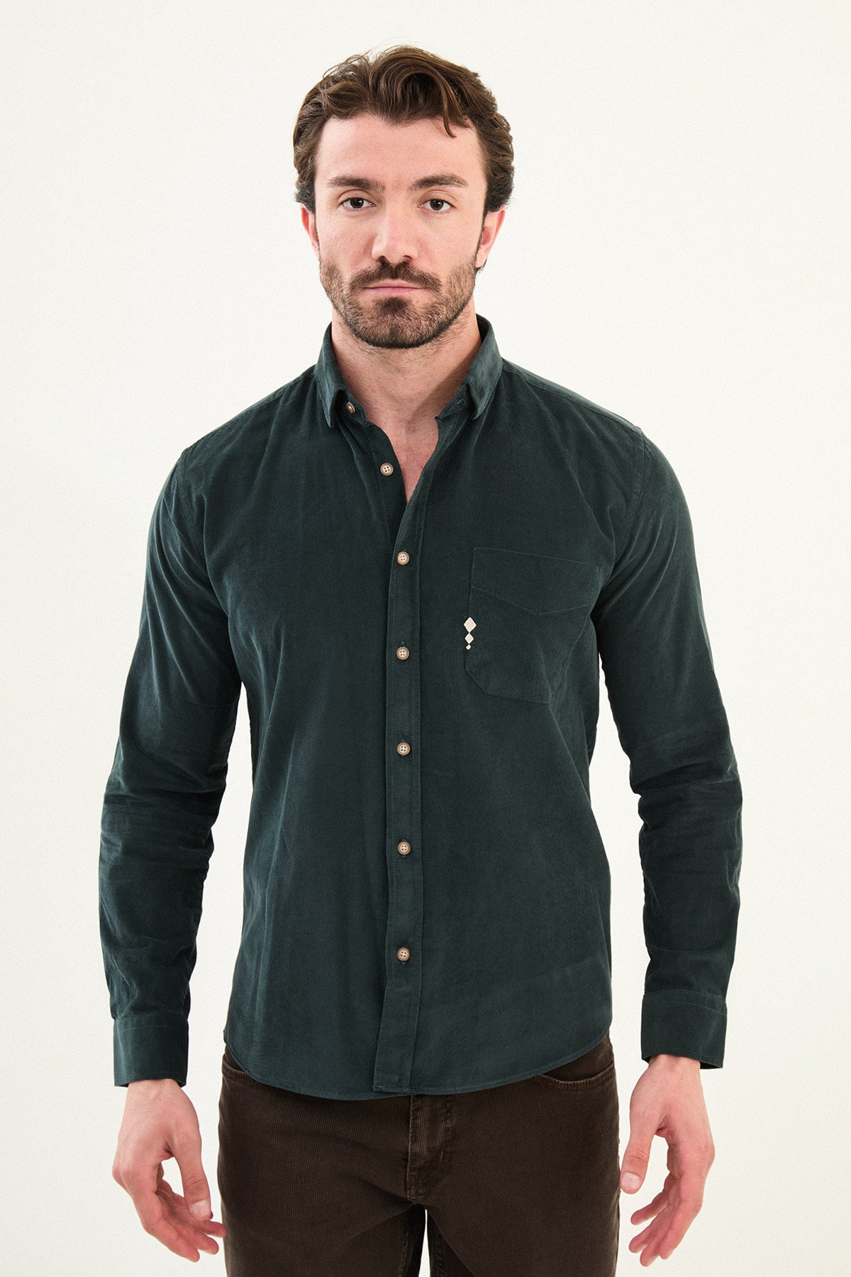 Düz Slim Fit Nakış Detaylı Kadife Erkek Gömlek - Zümrüt