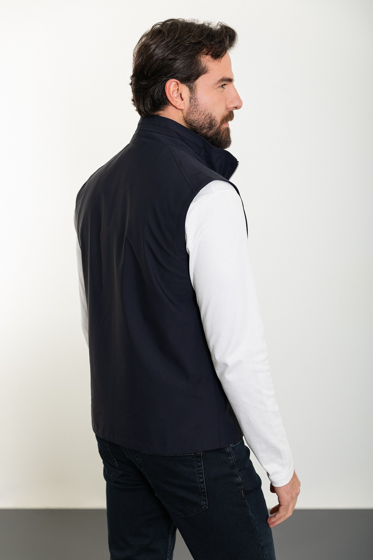 Düz Slim Fit Torba Cep Hakim Yaka Erkek Yelek