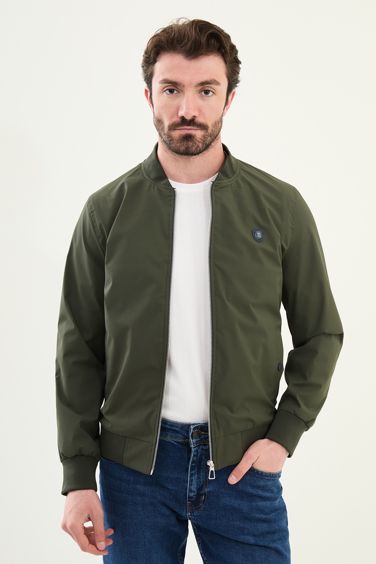 Mont Pilot Yaka - Haki