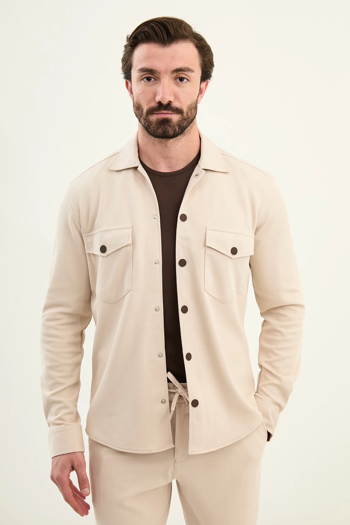 Çizgli Slim Fit Gömlek Yaka Çıtçıtlı Mont İpli Pantolon Takım - Bej