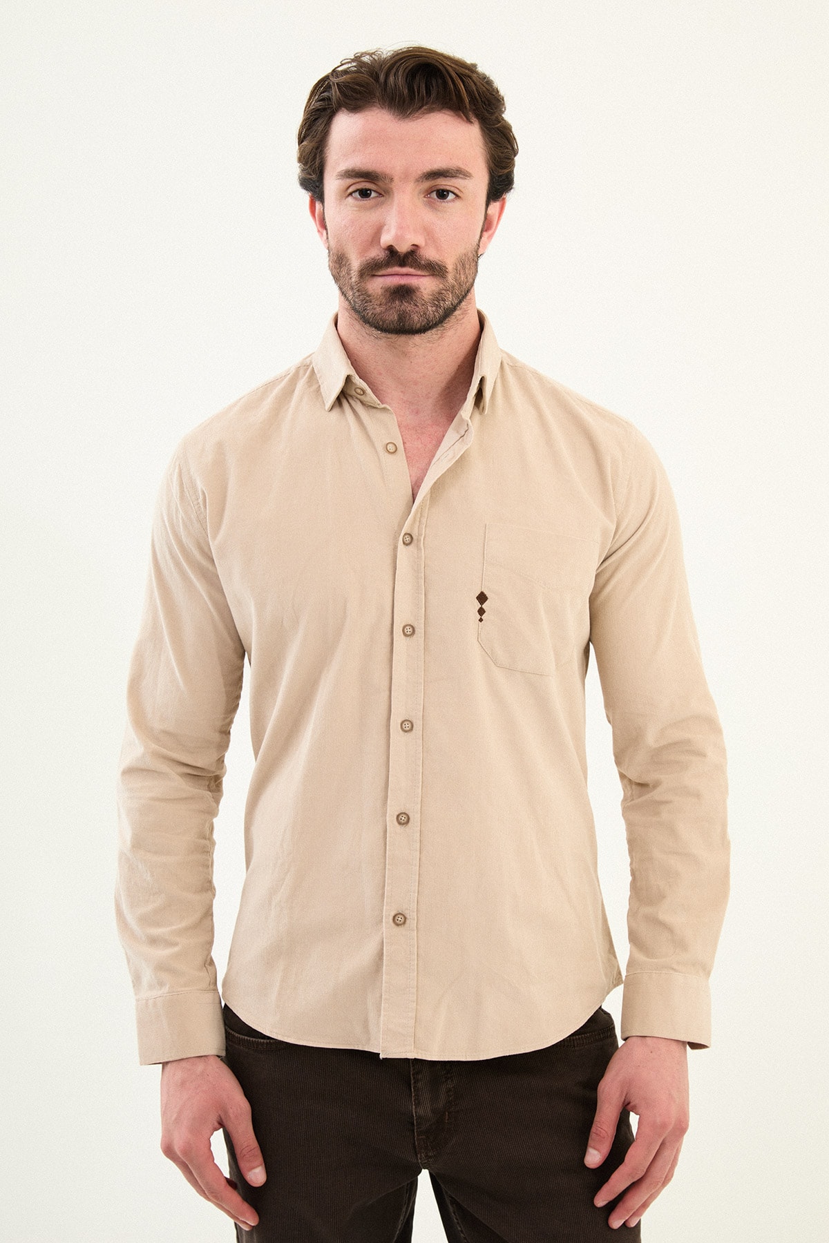 Düz Slim Fit Nakış Detaylı Kadife Erkek Gömlek - Bej